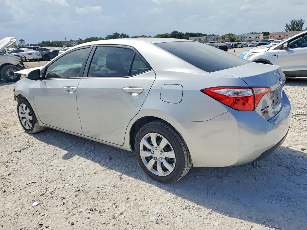 2015 Toyota Corolla Le Silver vin: 2T1BURHEXFC326484