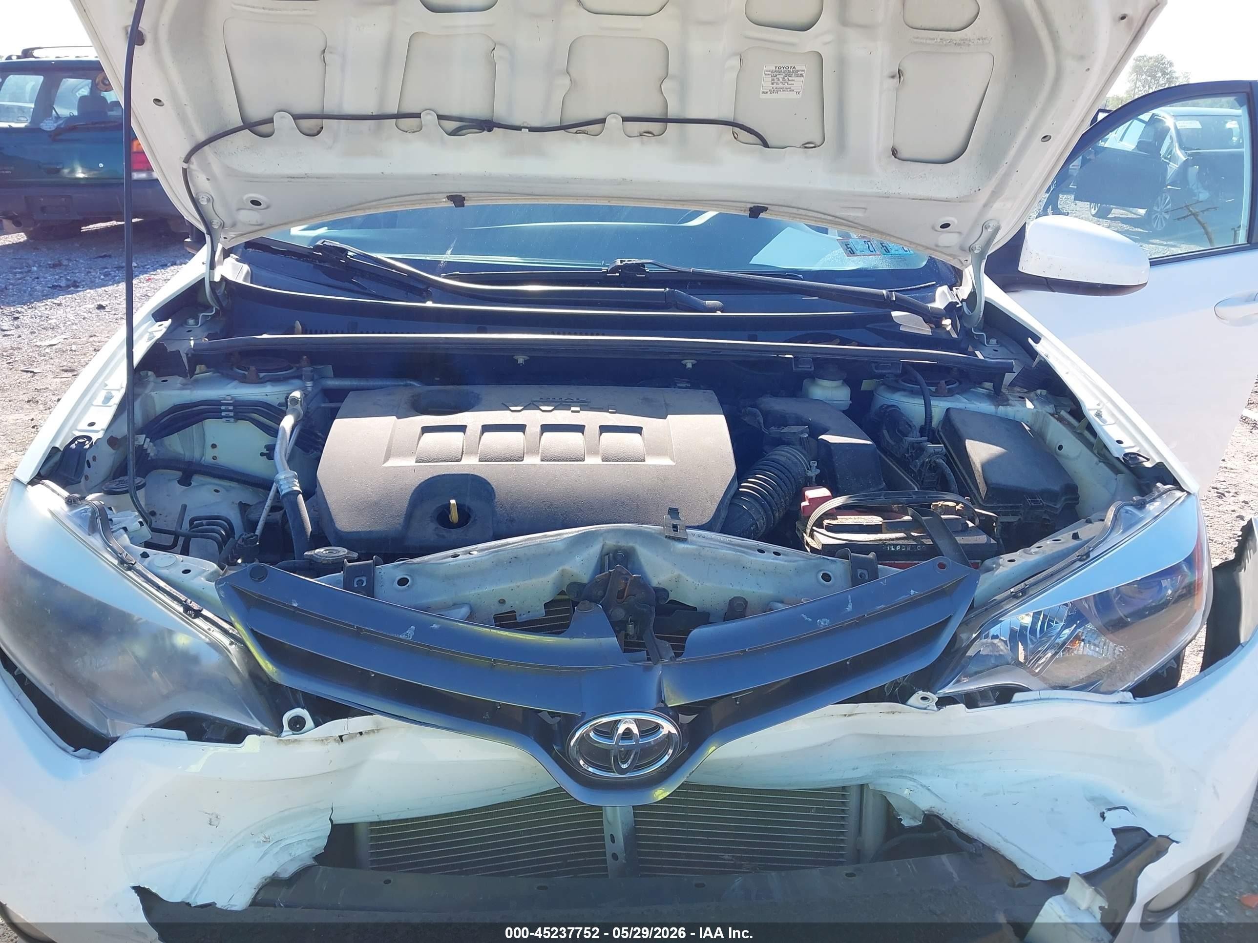 2015 Toyota Corolla Le Plus White vin: 2T1BURHEXFC330227
