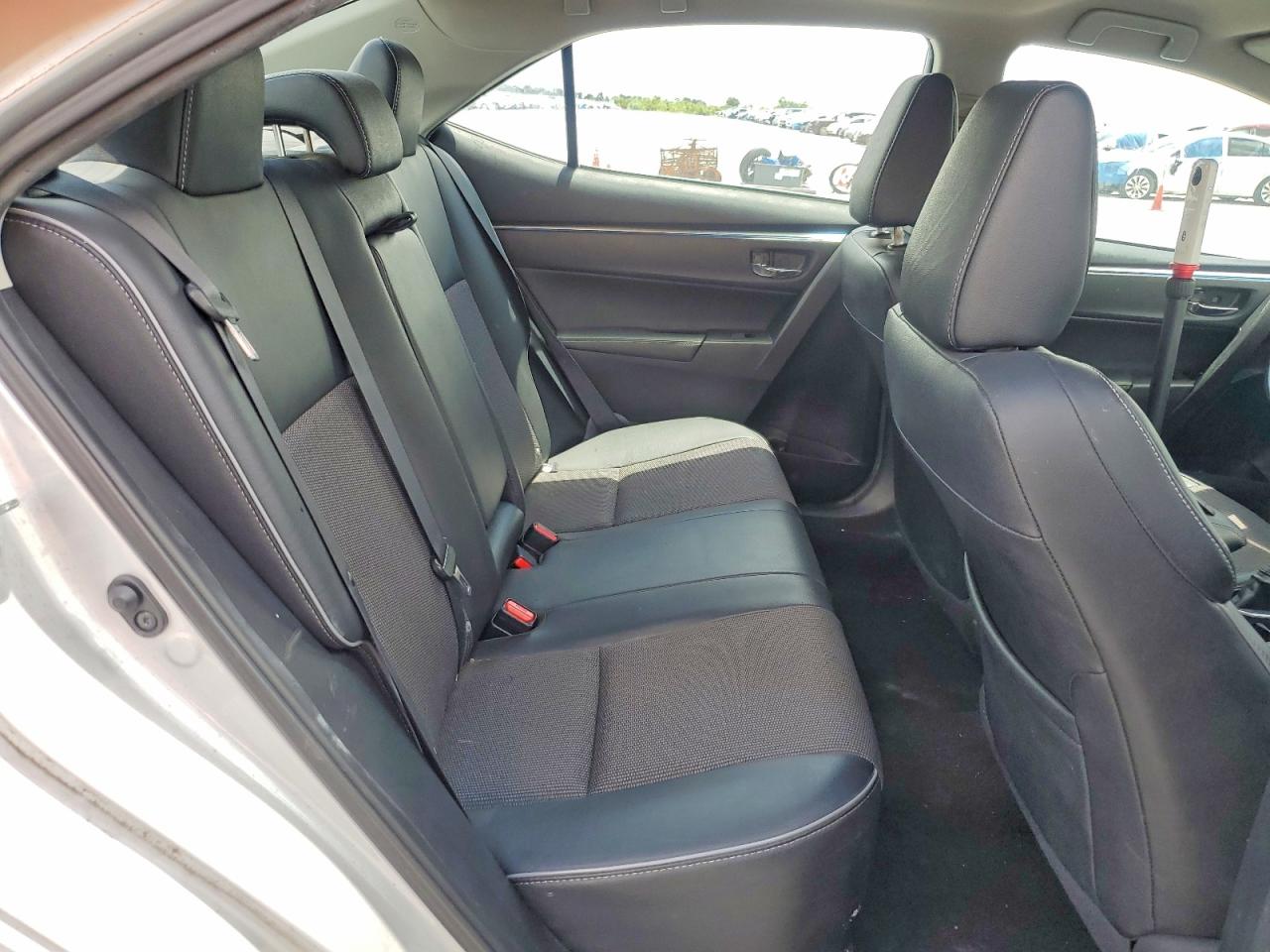 2015 Toyota Corolla S Plus Silver vin: 2T1BURHEXFC330681