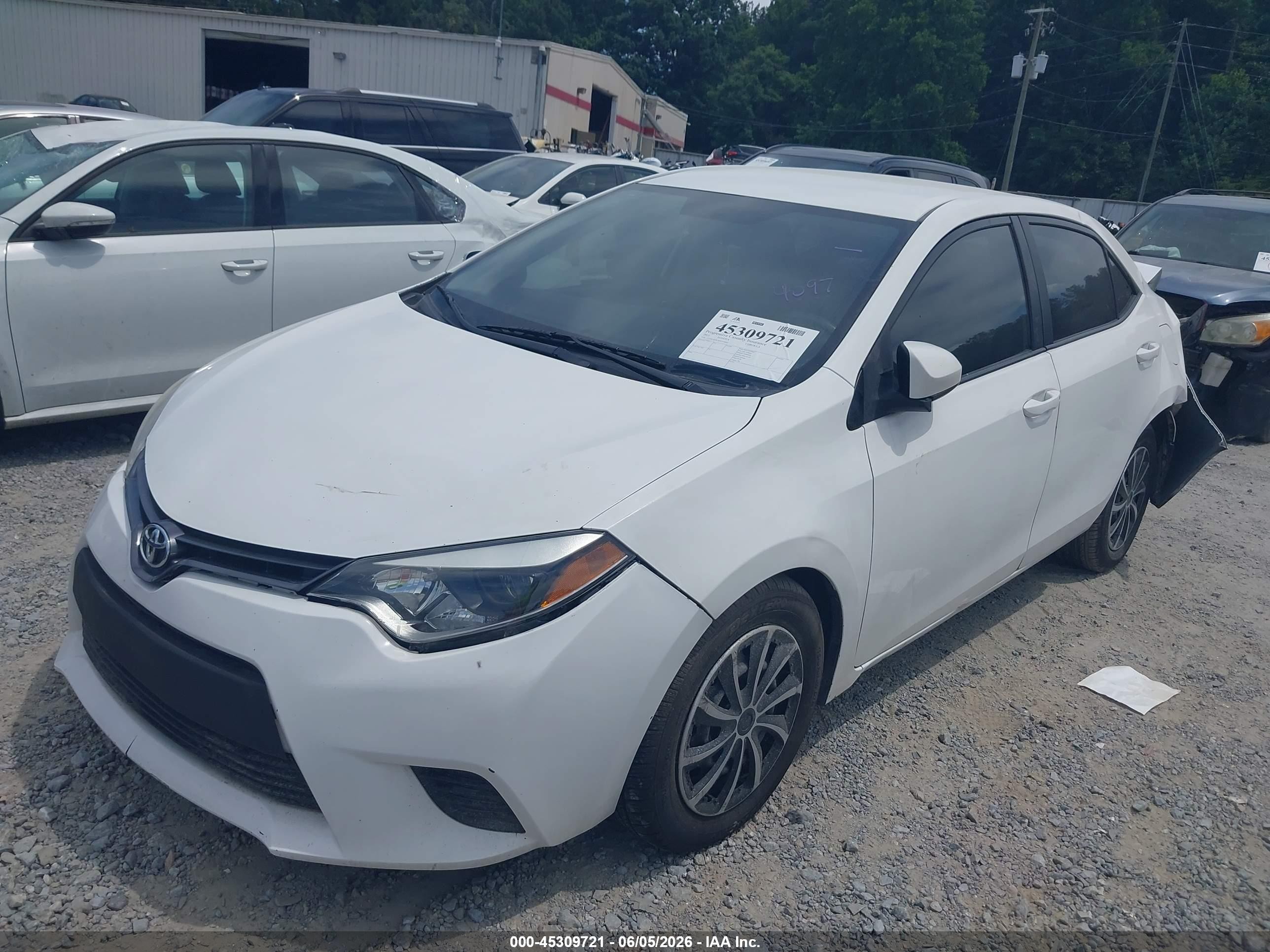 2015 Toyota Corolla Le White vin: 2T1BURHEXFC334097