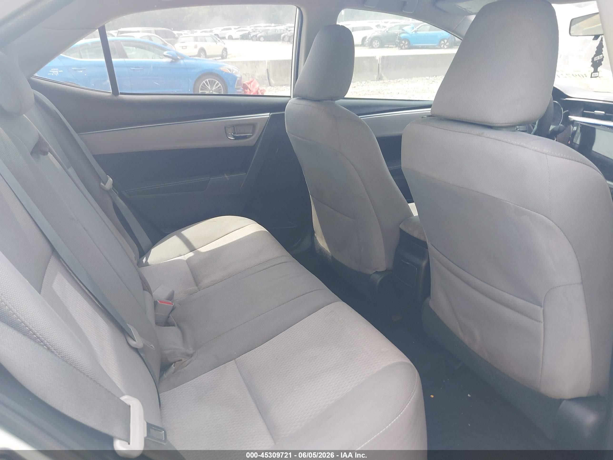 2015 Toyota Corolla Le White vin: 2T1BURHEXFC334097