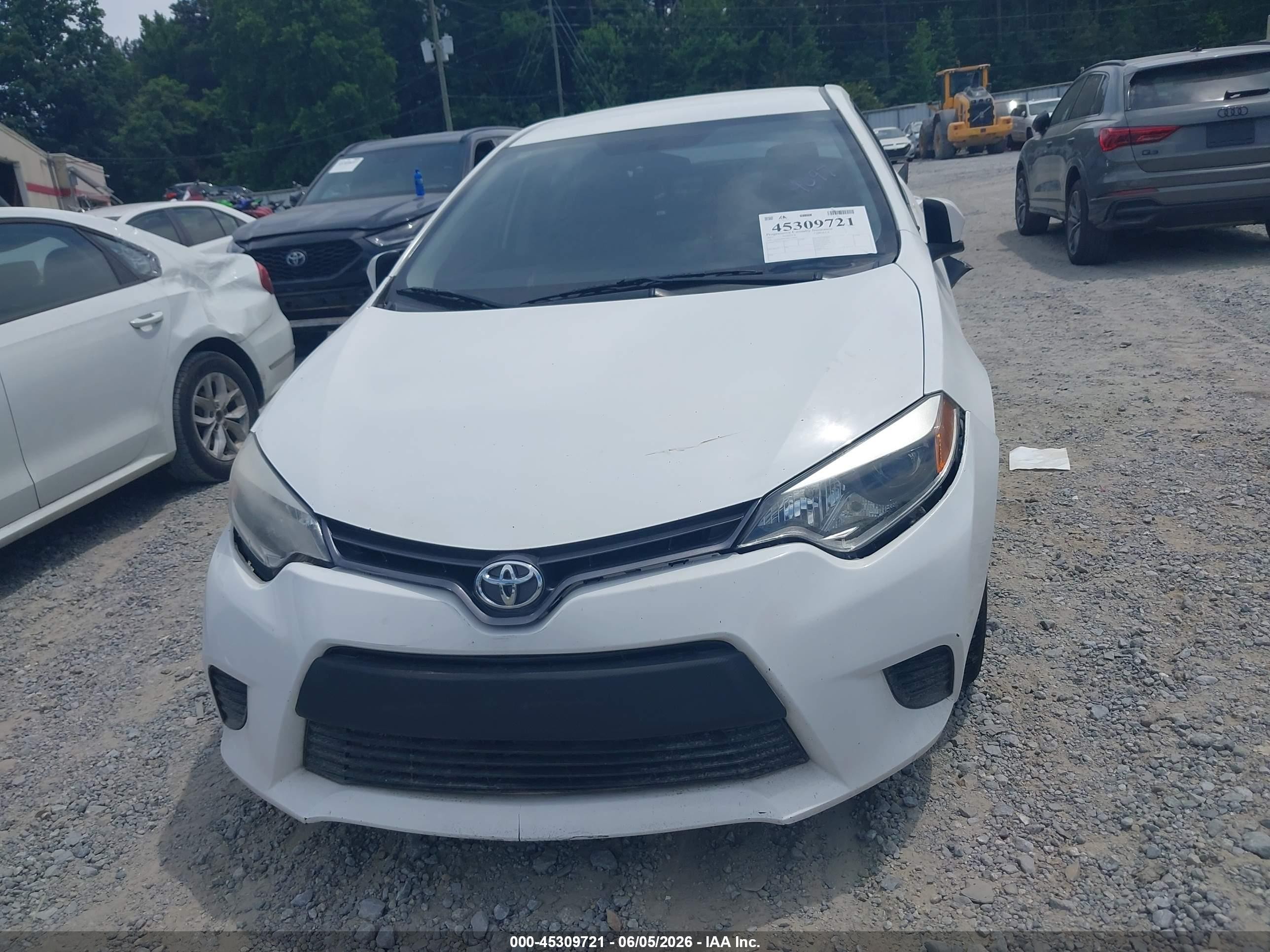 2015 Toyota Corolla Le White vin: 2T1BURHEXFC334097
