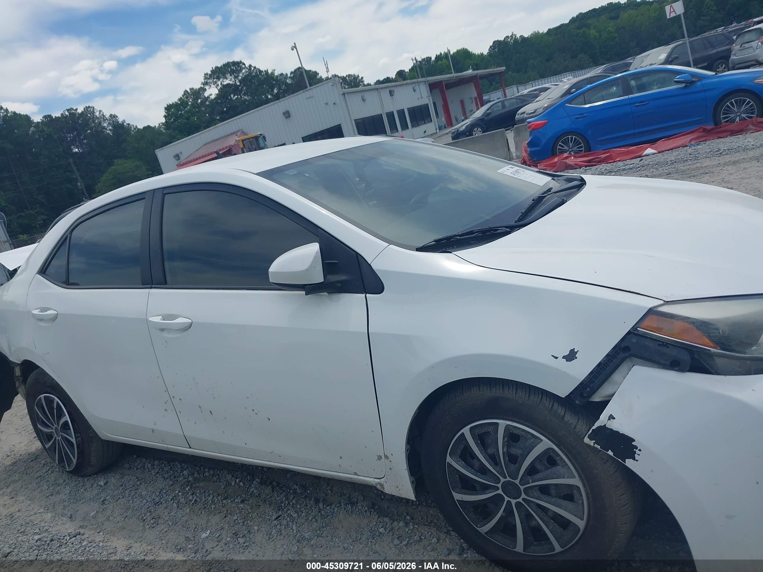2015 Toyota Corolla Le White vin: 2T1BURHEXFC334097