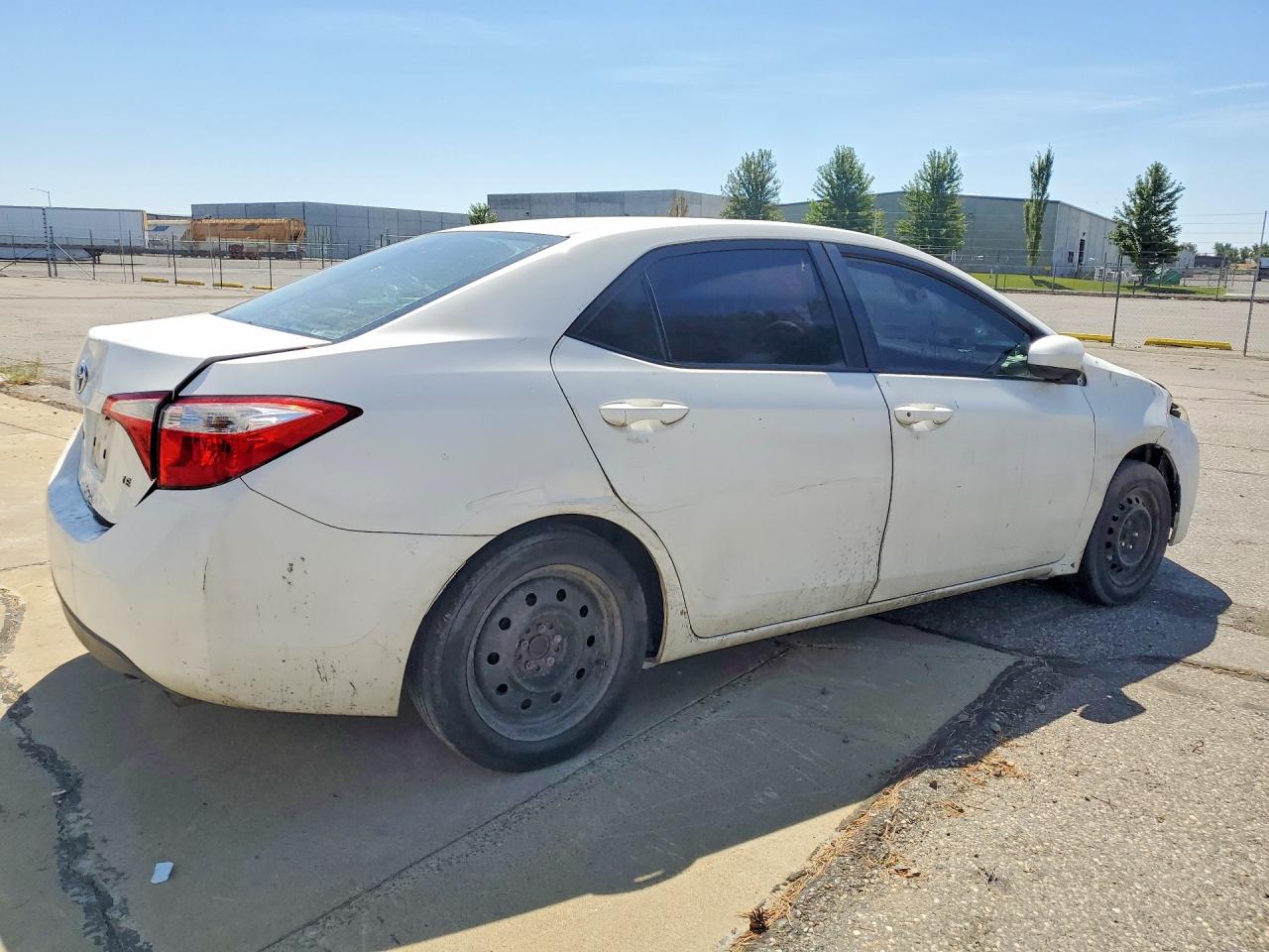 2015 Toyota Corolla L White vin: 2T1BURHEXFC336061