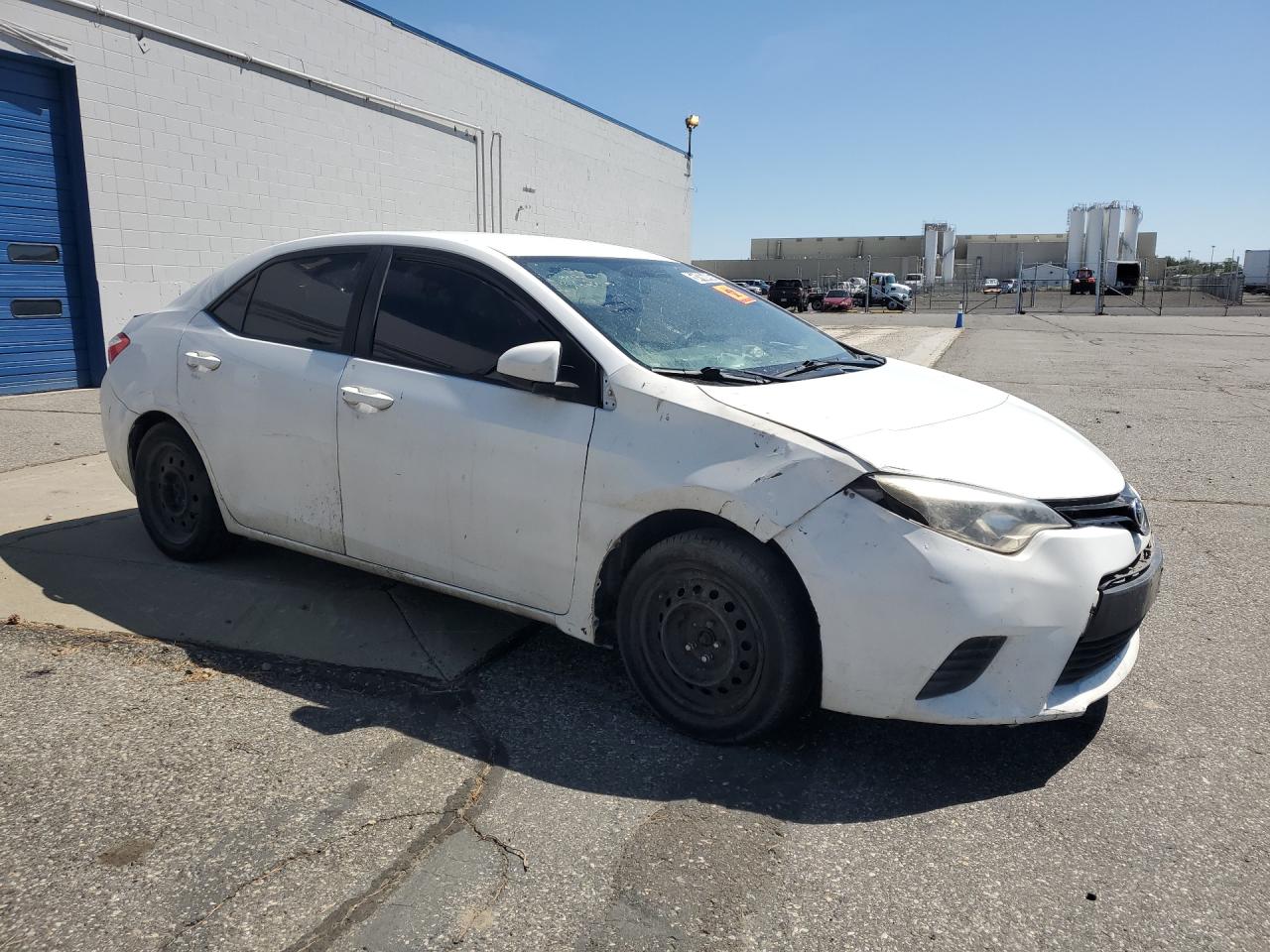 2015 Toyota Corolla L White vin: 2T1BURHEXFC336061 Damage: Right Head Lamp, Broken, Replacement Required