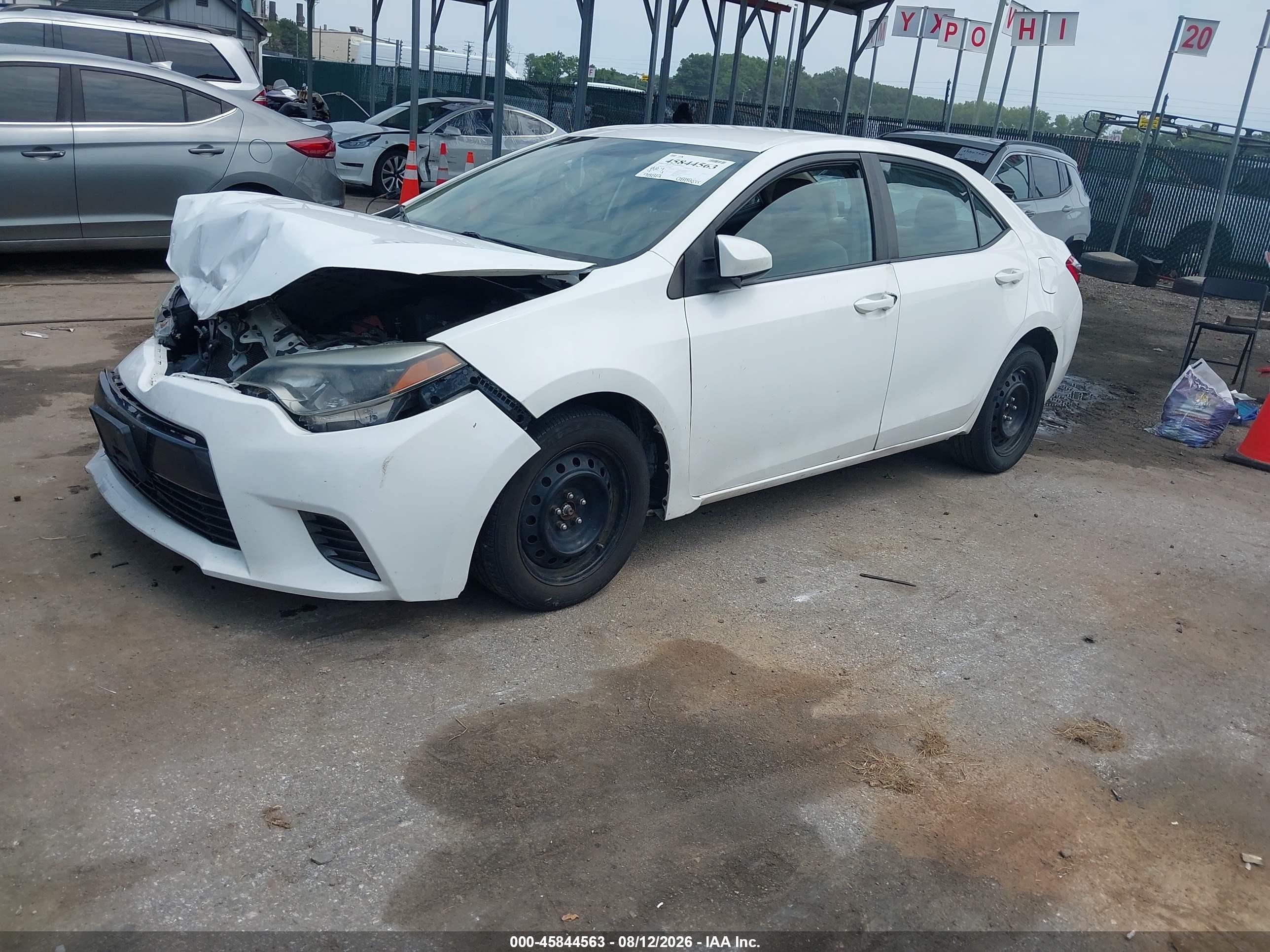 2015 Toyota Corolla Le White vin: 2T1BURHEXFC336805