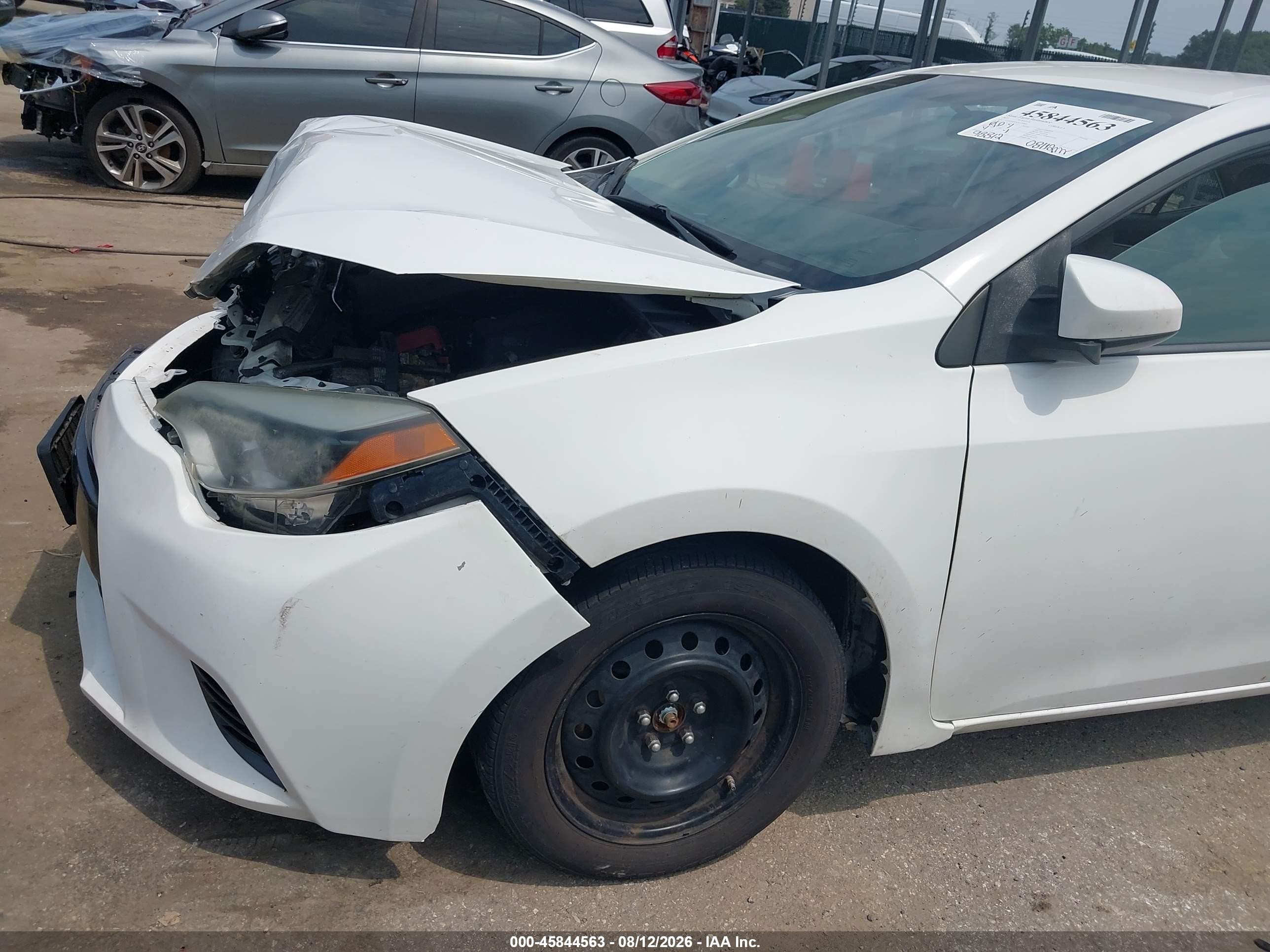 2015 Toyota Corolla Le White vin: 2T1BURHEXFC336805