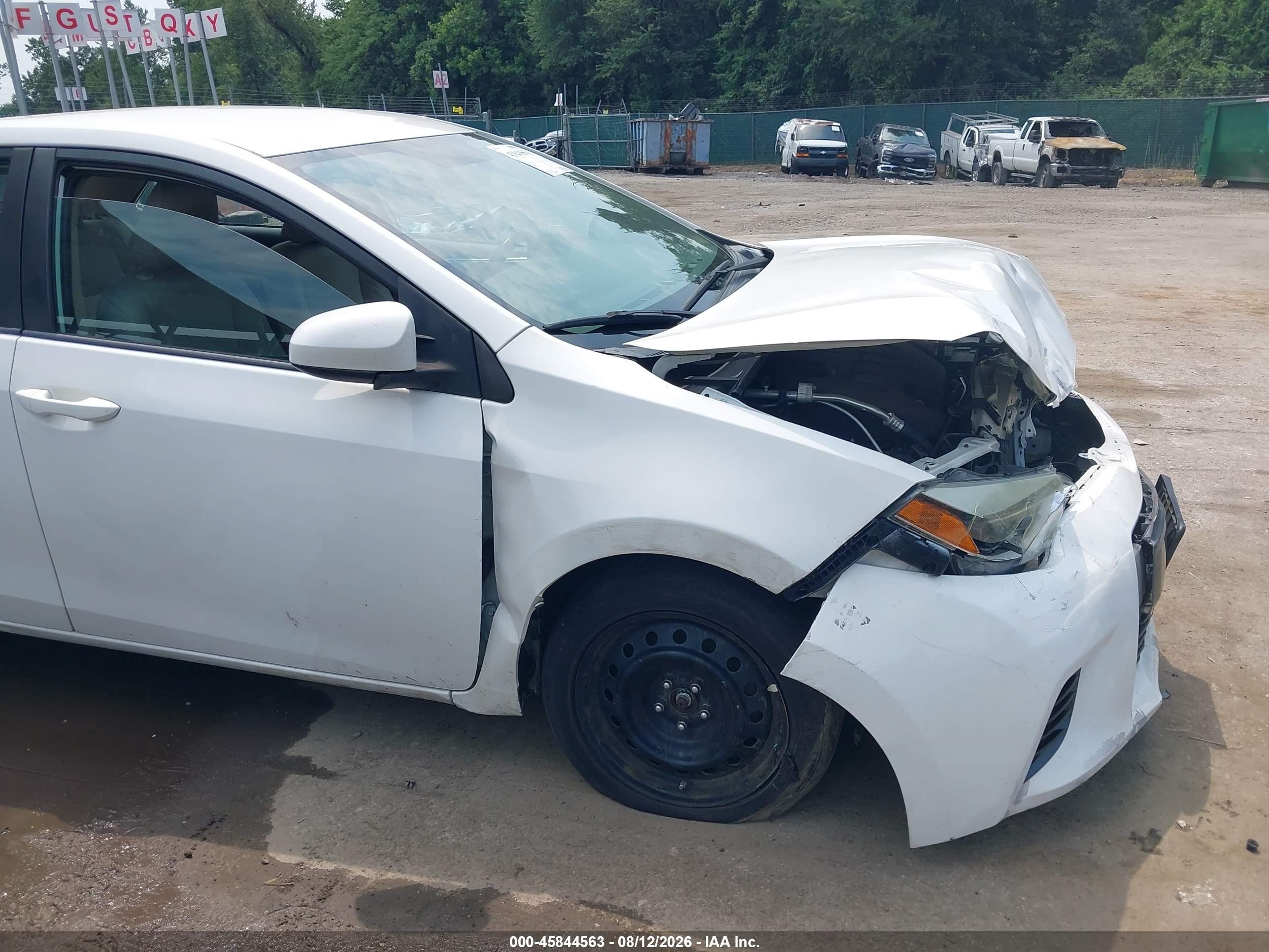 2015 Toyota Corolla Le White vin: 2T1BURHEXFC336805