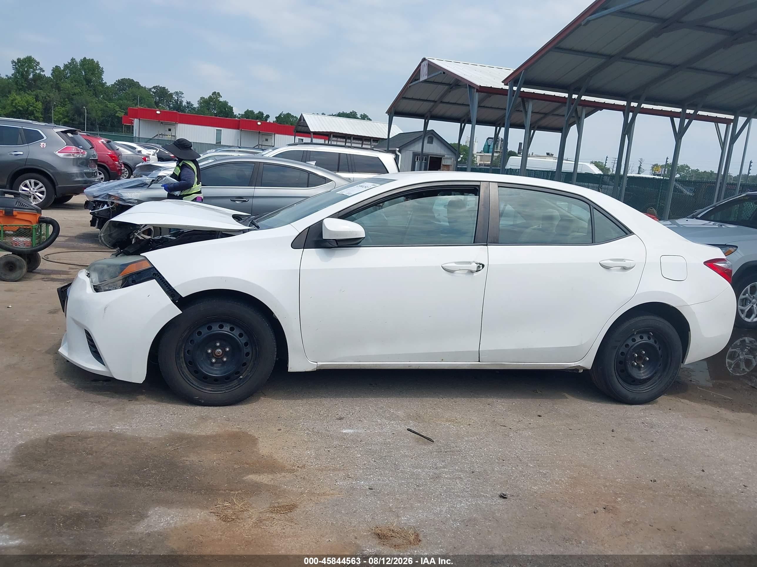 2015 Toyota Corolla Le White vin: 2T1BURHEXFC336805