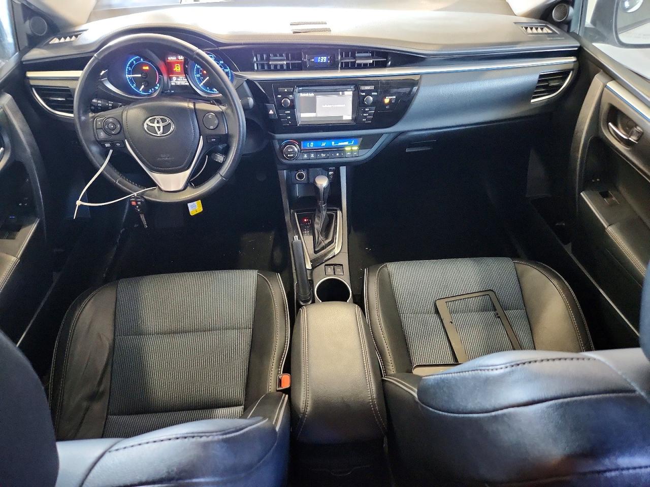 2015 Toyota Corolla S Plus White vin: 2T1BURHEXFC339526