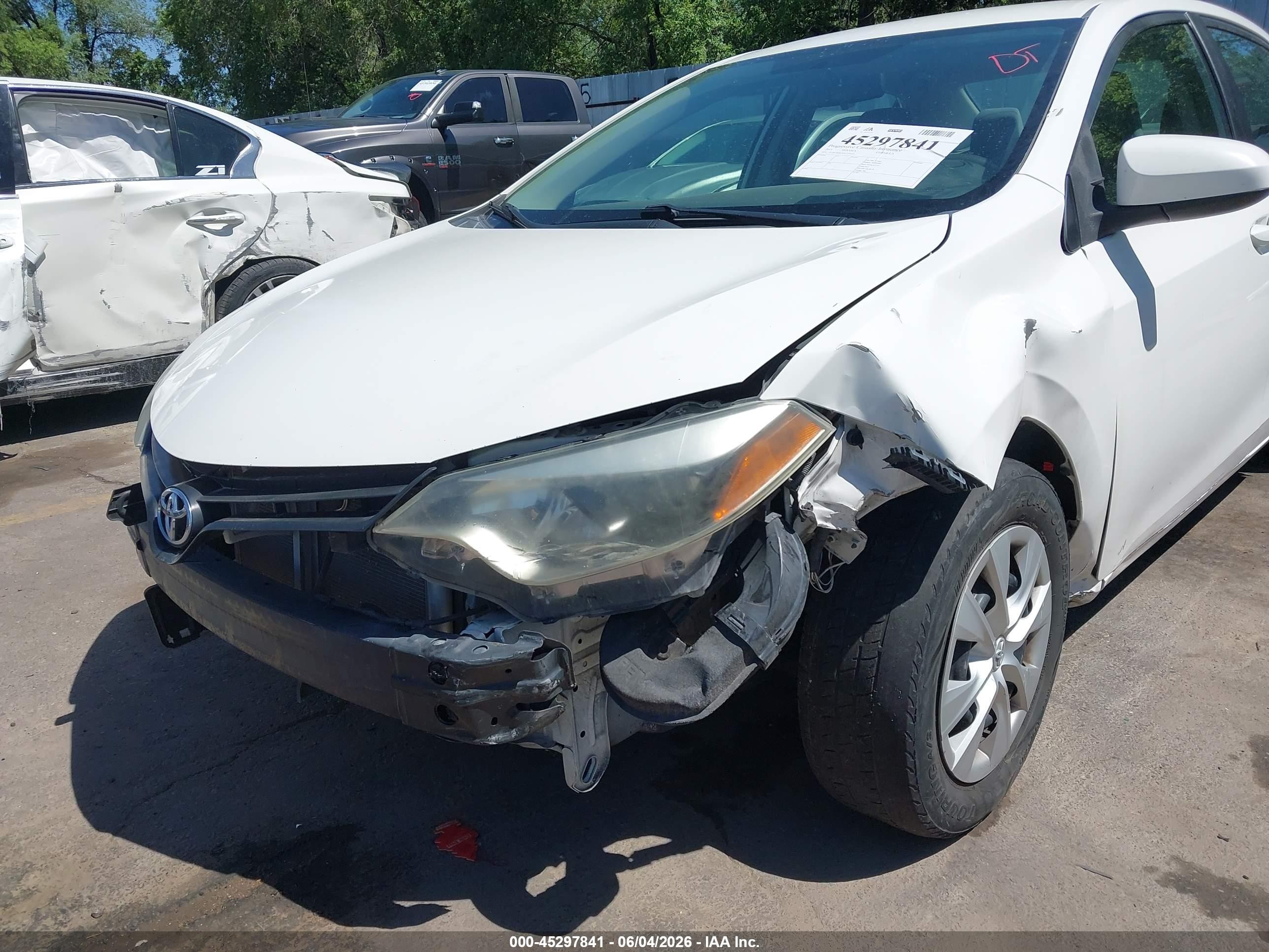 2015 Toyota Corolla L White vin: 2T1BURHEXFC359145