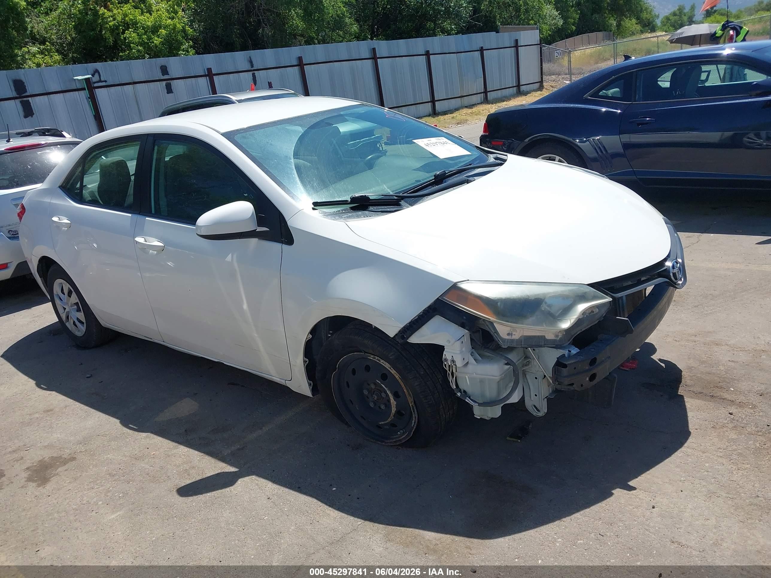 2015 Toyota Corolla L White vin: 2T1BURHEXFC359145