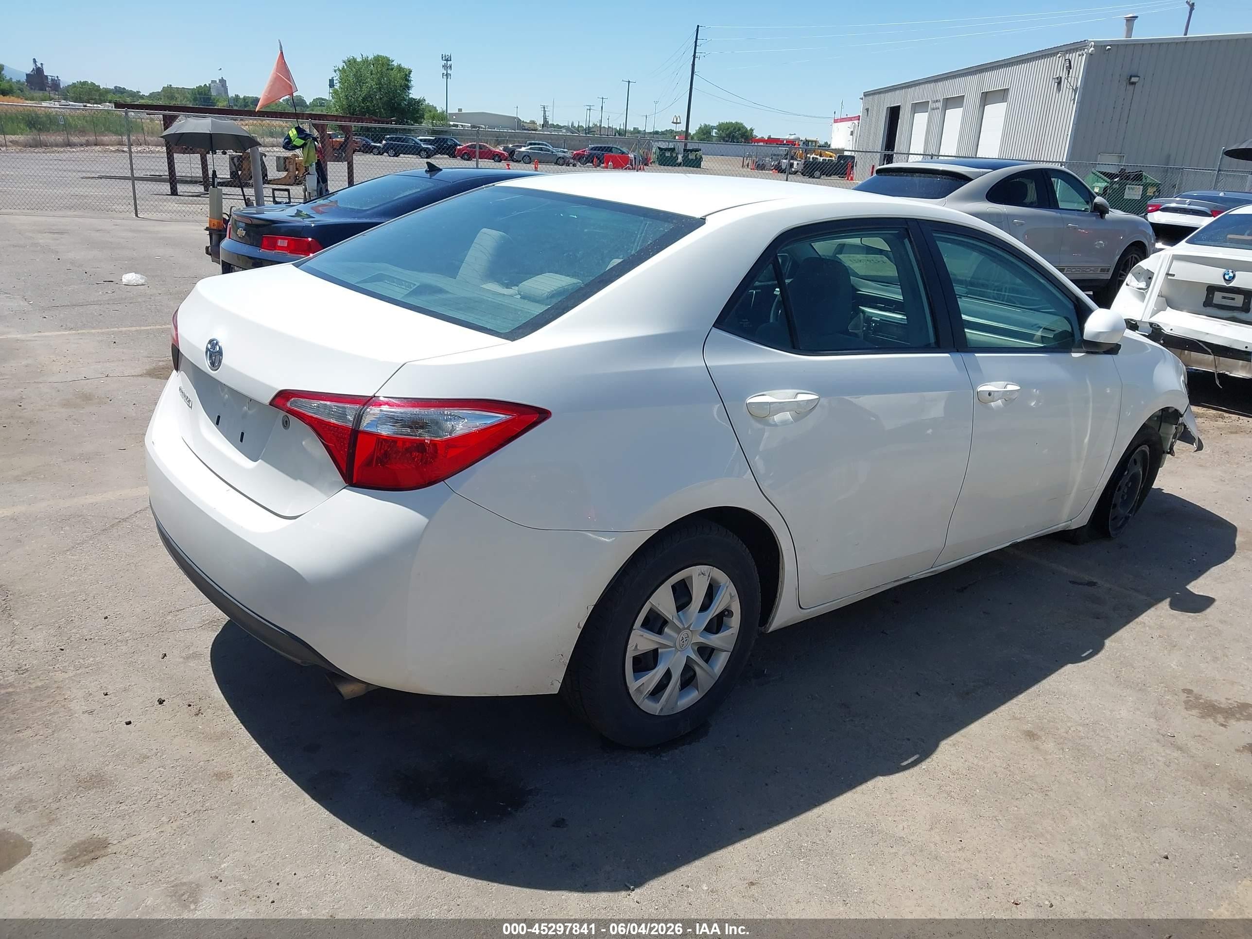 2015 Toyota Corolla L White vin: 2T1BURHEXFC359145