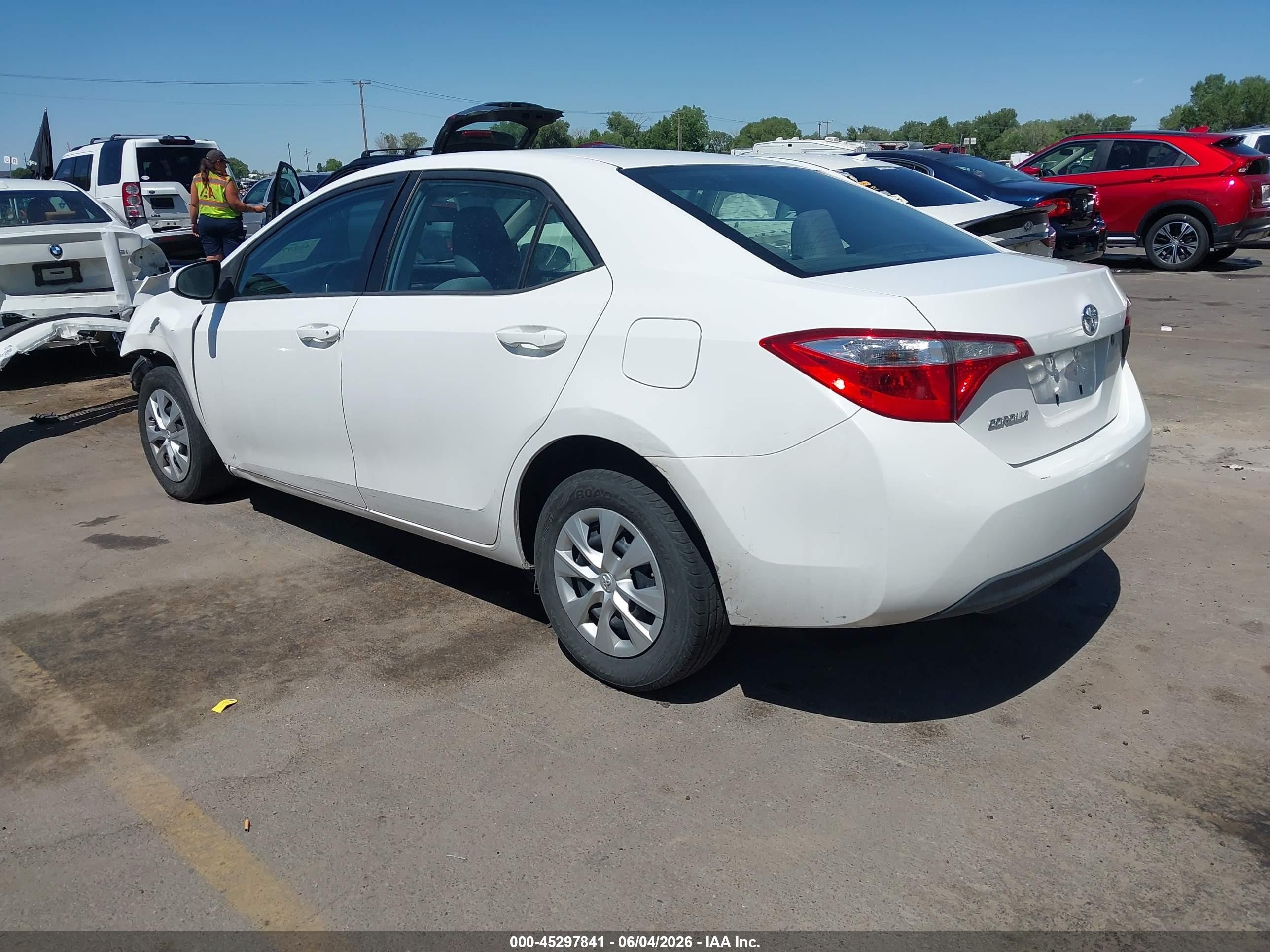 2015 Toyota Corolla L White vin: 2T1BURHEXFC359145