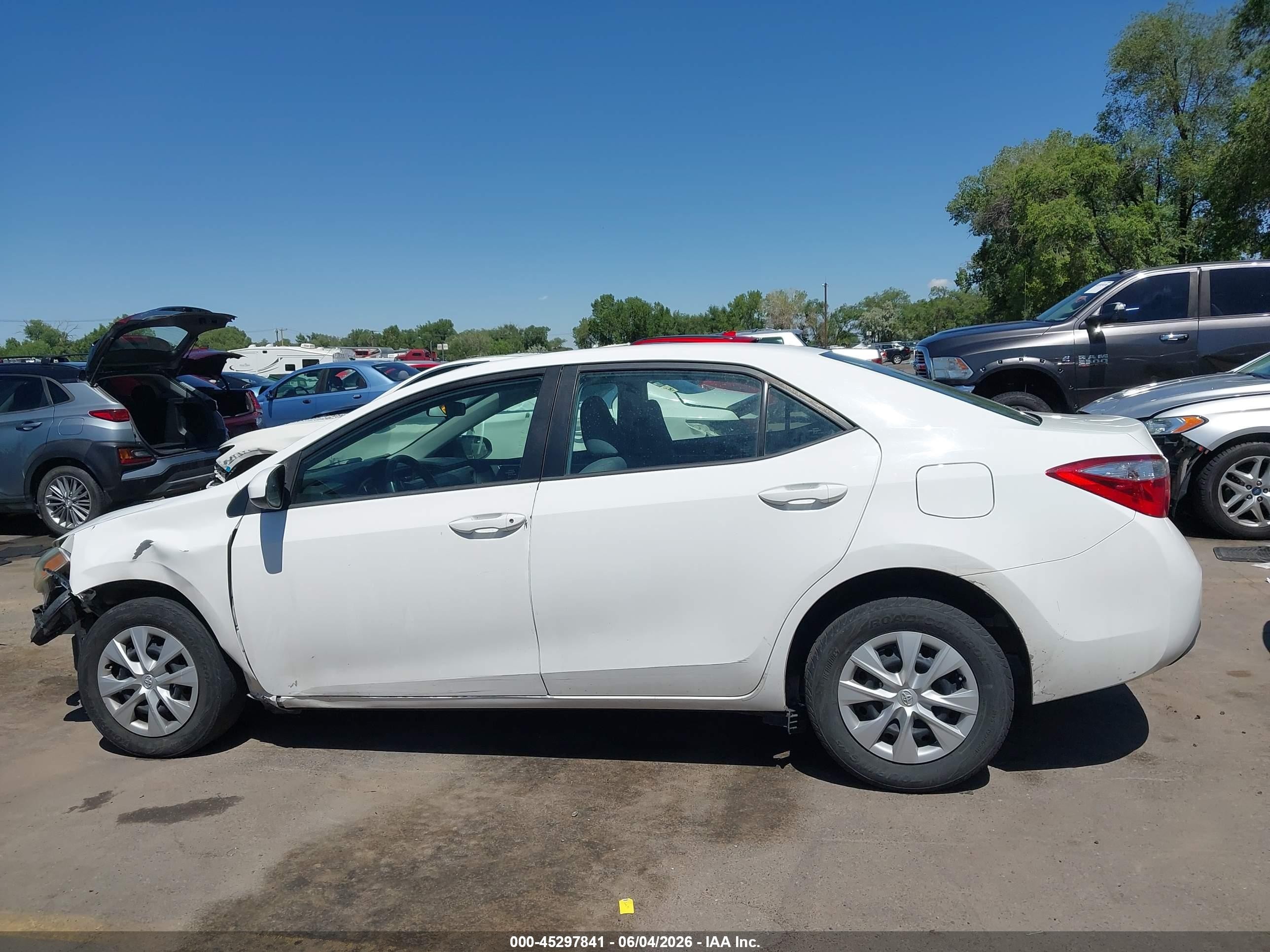 2015 Toyota Corolla L White vin: 2T1BURHEXFC359145