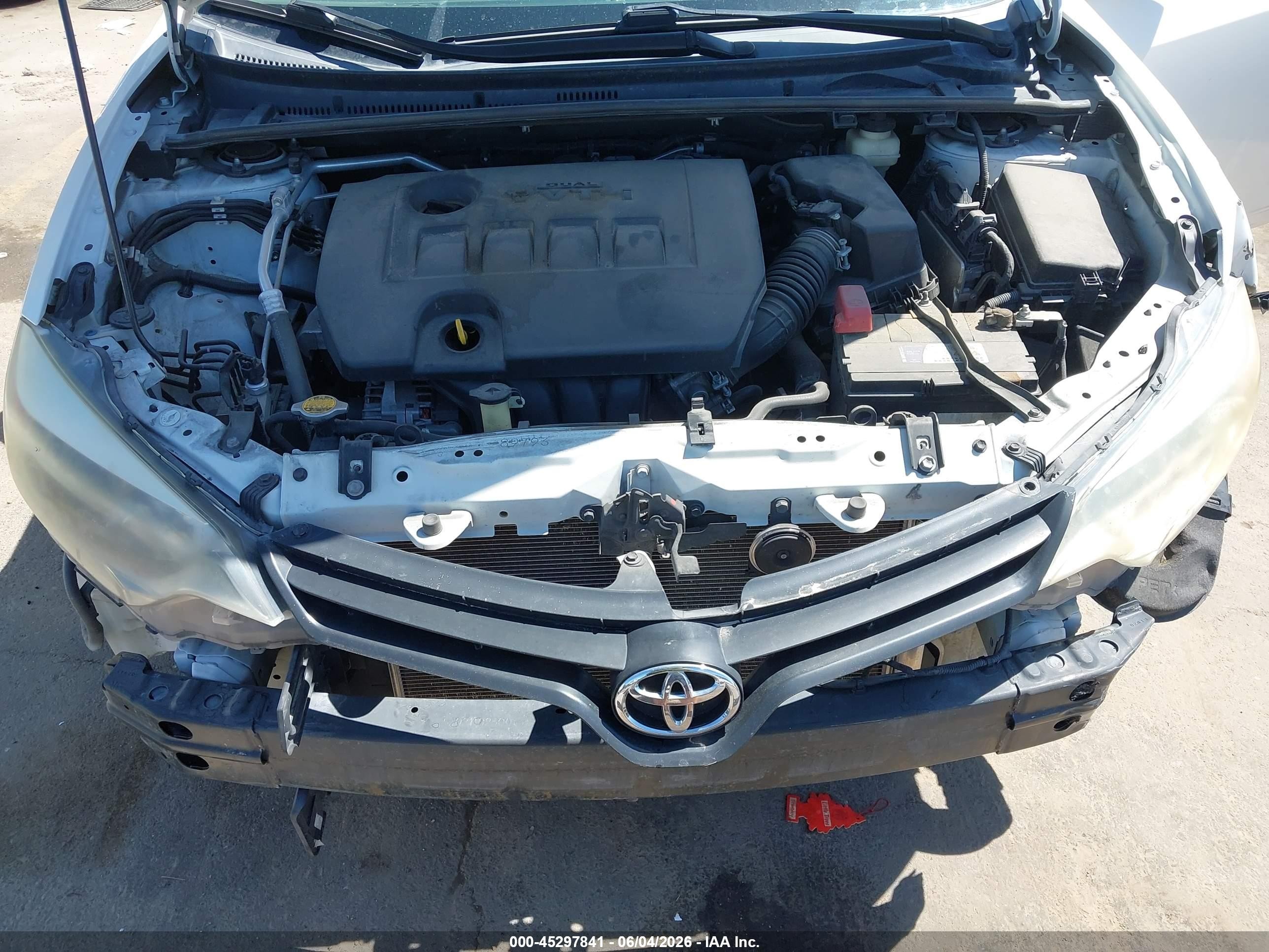 2015 Toyota Corolla L White vin: 2T1BURHEXFC359145