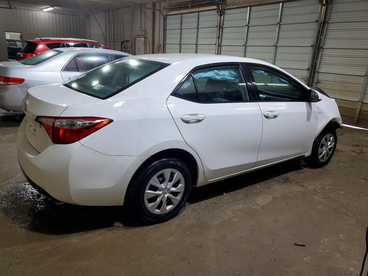 2015 Toyota Corolla L White vin: 2T1BURHEXFC364619