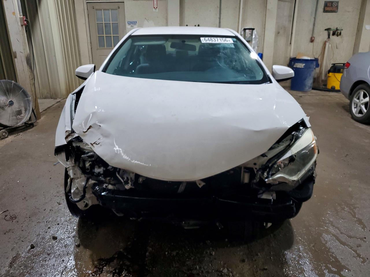 2015 Toyota Corolla L White vin: 2T1BURHEXFC364619