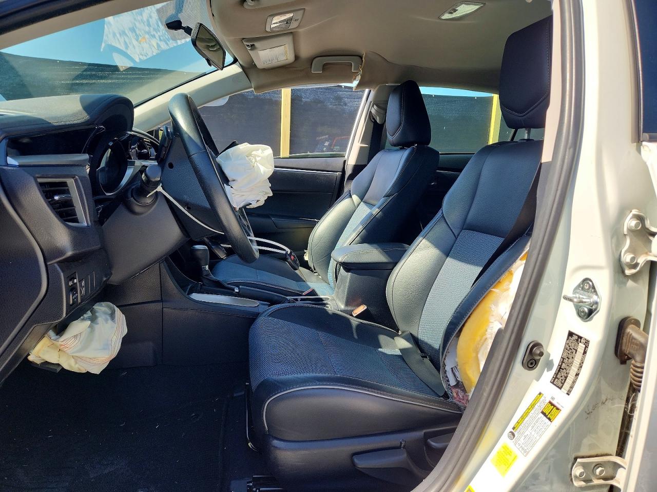 2015 Toyota Corolla S Plus White vin: 2T1BURHEXFC369934