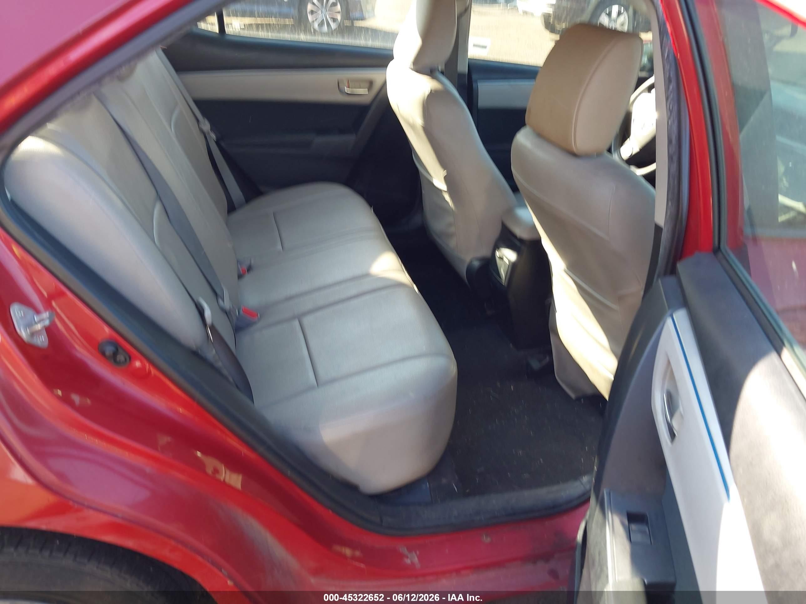 2015 Toyota Corolla Le Red vin: 2T1BURHEXFC385504