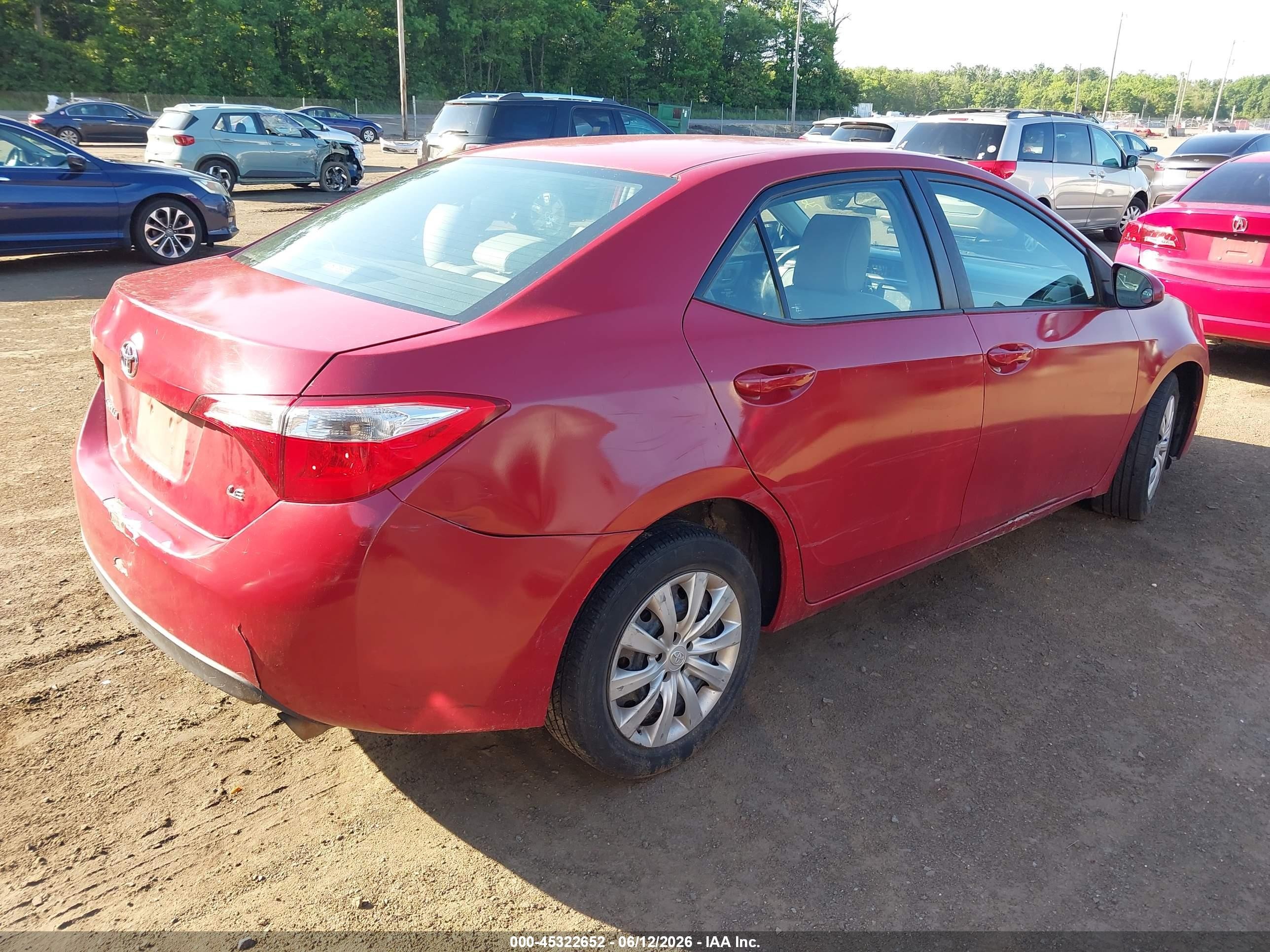 2015 Toyota Corolla Le Red vin: 2T1BURHEXFC385504