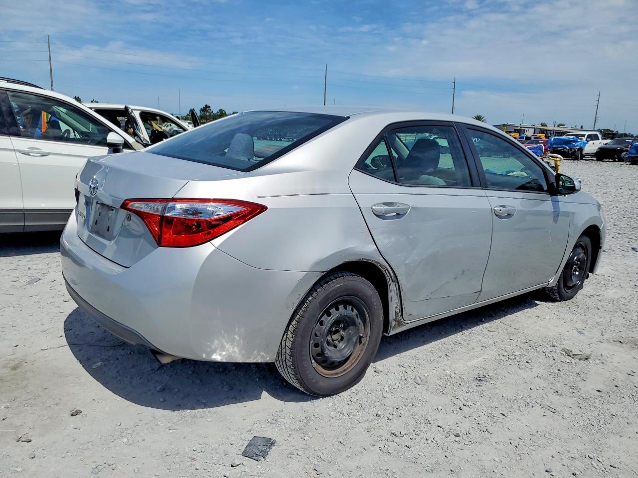 2015 Toyota Corolla L Silver vin: 2T1BURHEXFC390167