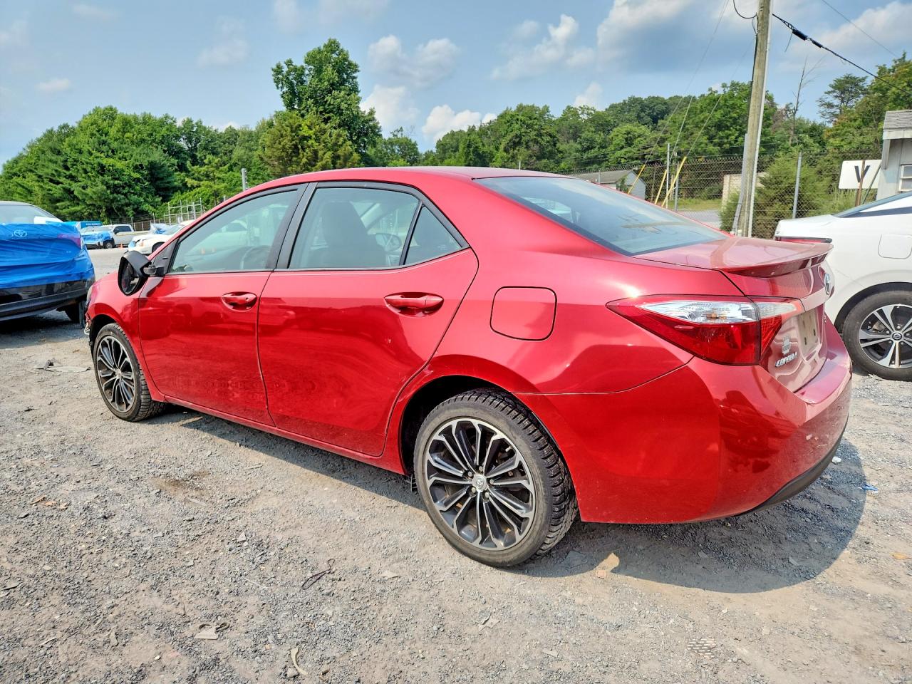 2015 Toyota Corolla S Plus Red vin: 2T1BURHEXFC390332