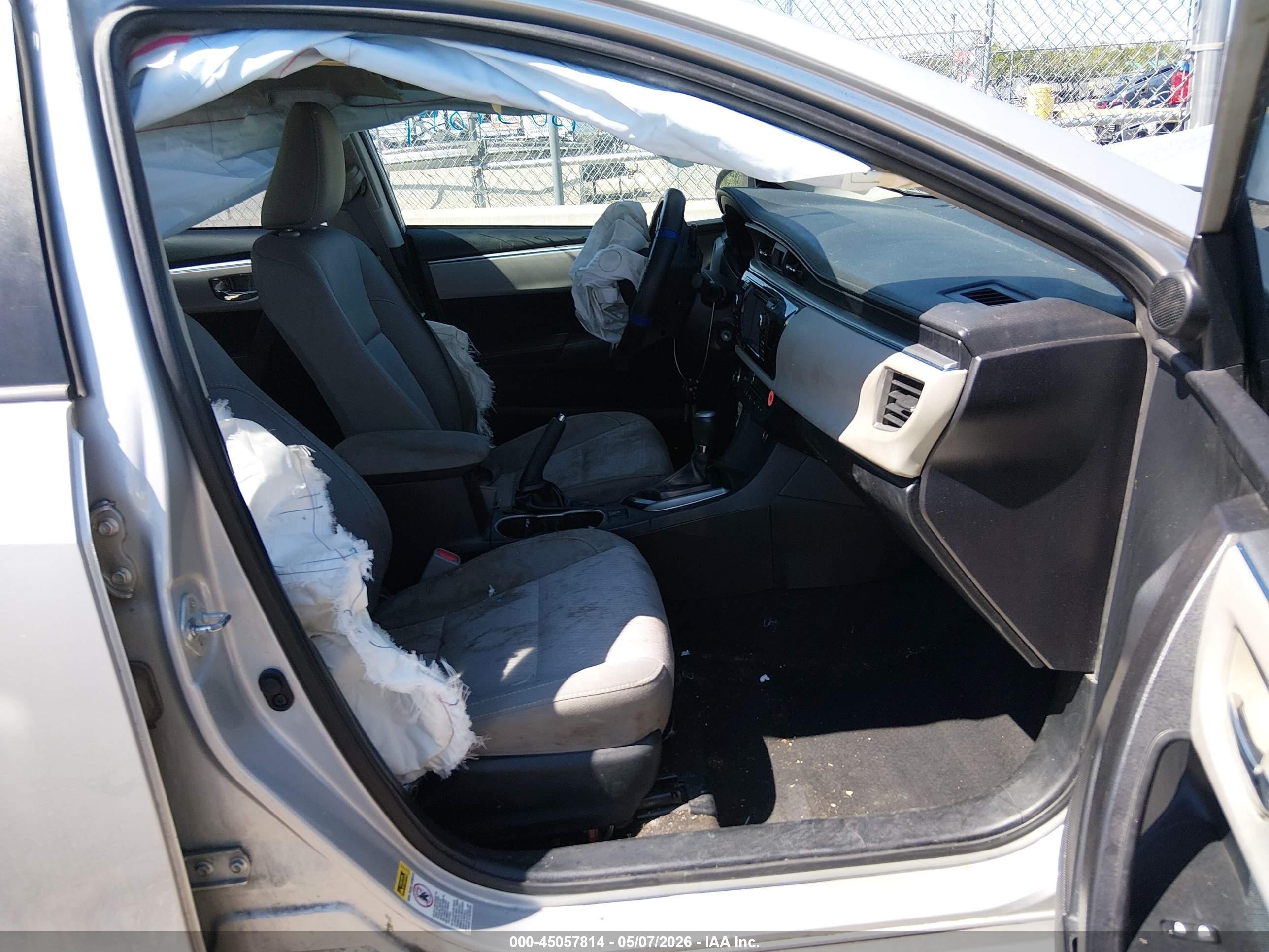 2015 Toyota Corolla Le Plus Silver vin: 2T1BURHEXFC403726