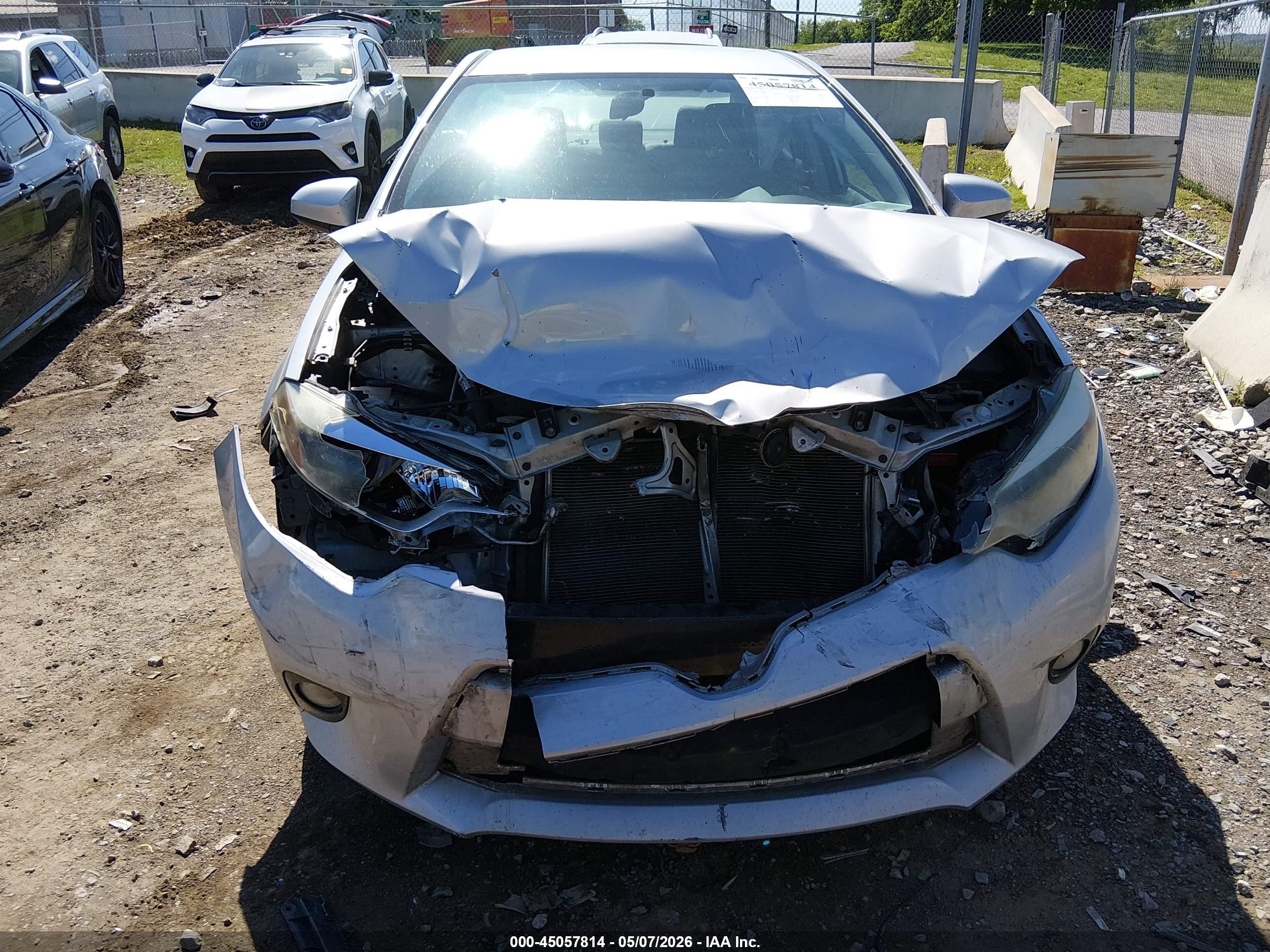 2015 Toyota Corolla Le Plus Silver vin: 2T1BURHEXFC403726