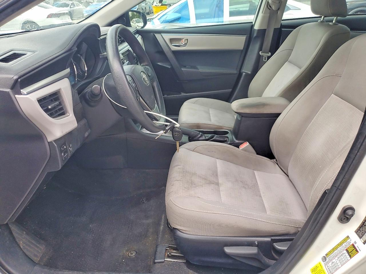 2015 Toyota Corolla Le White vin: 2T1BURHEXFC406657