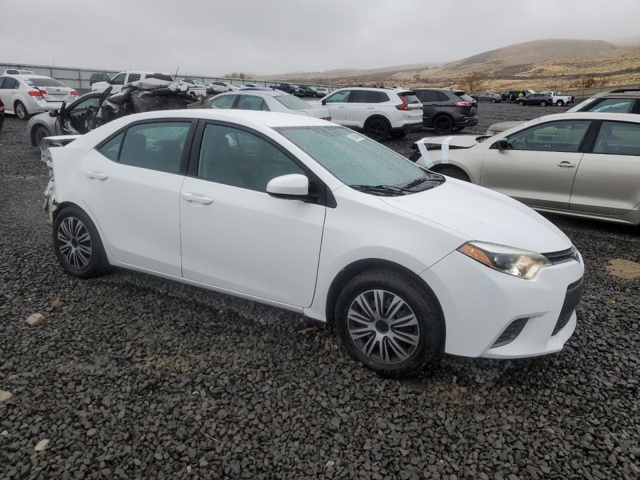 2015 Toyota Corolla L White vin: 2T1BURHEXFC416752