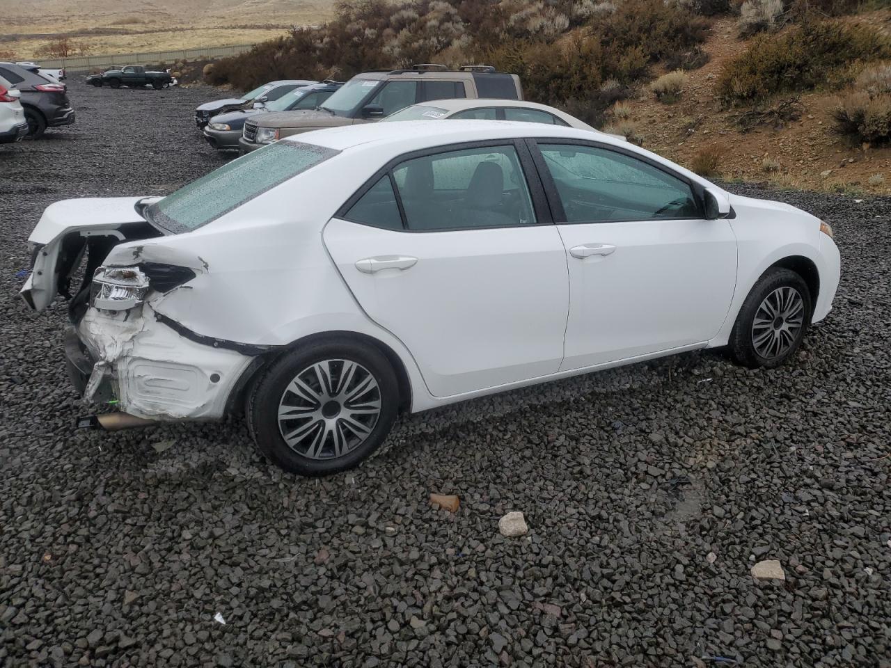 2015 Toyota Corolla L White vin: 2T1BURHEXFC416752