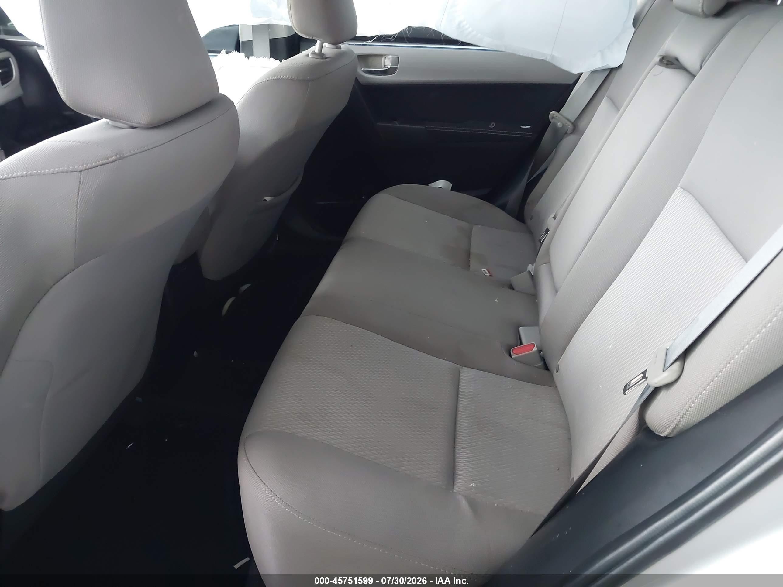 2015 Toyota Corolla Le Silver vin: 2T1BURHEXFC423331