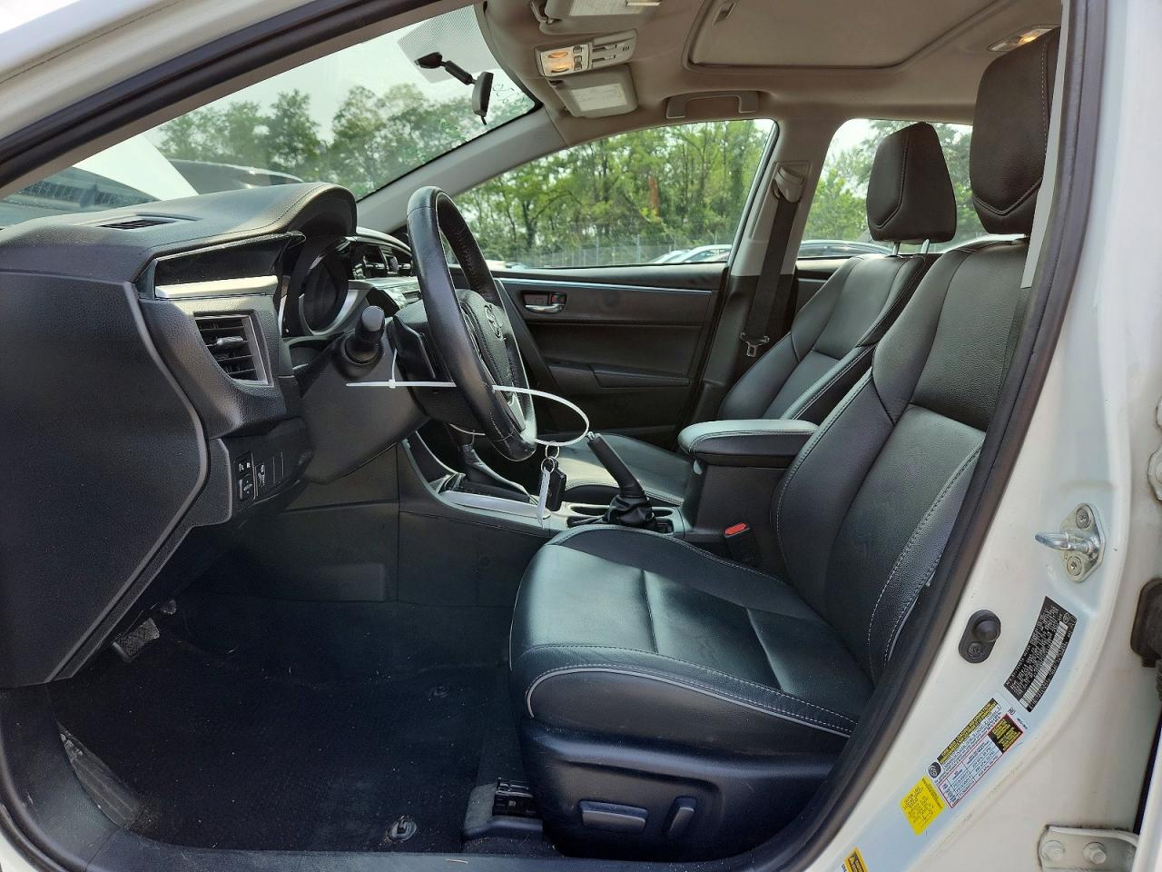 2015 Toyota Corolla S Premium White vin: 2T1BURHEXFC441425