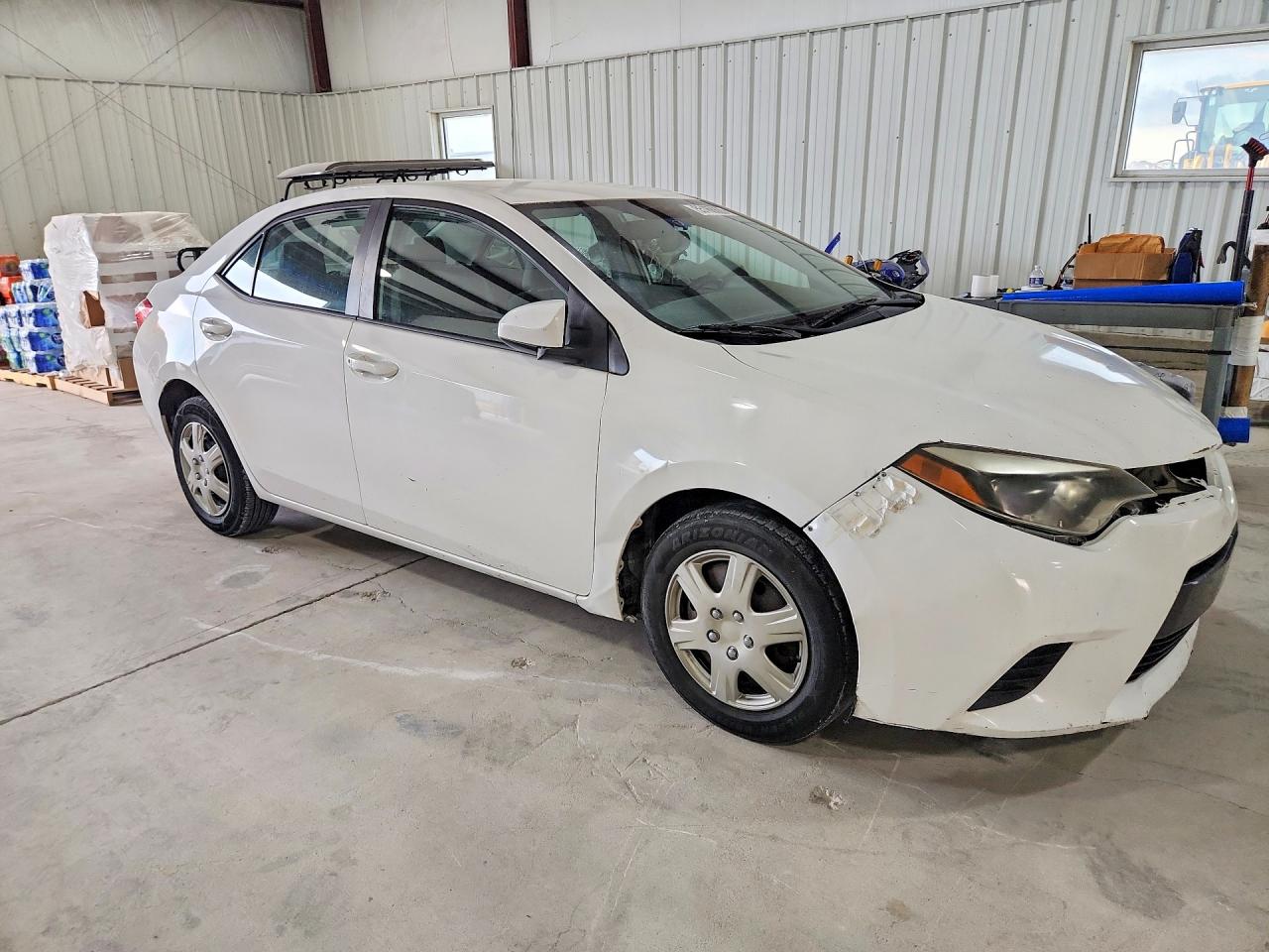2015 Toyota Corolla L White vin: 2T1BURHEXFC443935