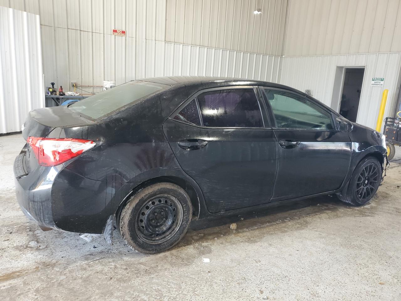 2015 Toyota Corolla L Черный vin: 2T1BURHEXFC447032 Damage: Right Tail Light, Broken, Replacement Required