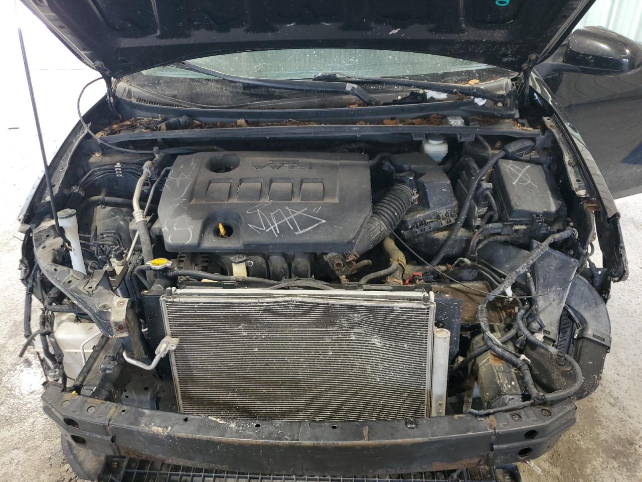 2015 Toyota Corolla L Черный vin: 2T1BURHEXFC447032 Damage: Left Front Rail, Kinked, > 12 Inches