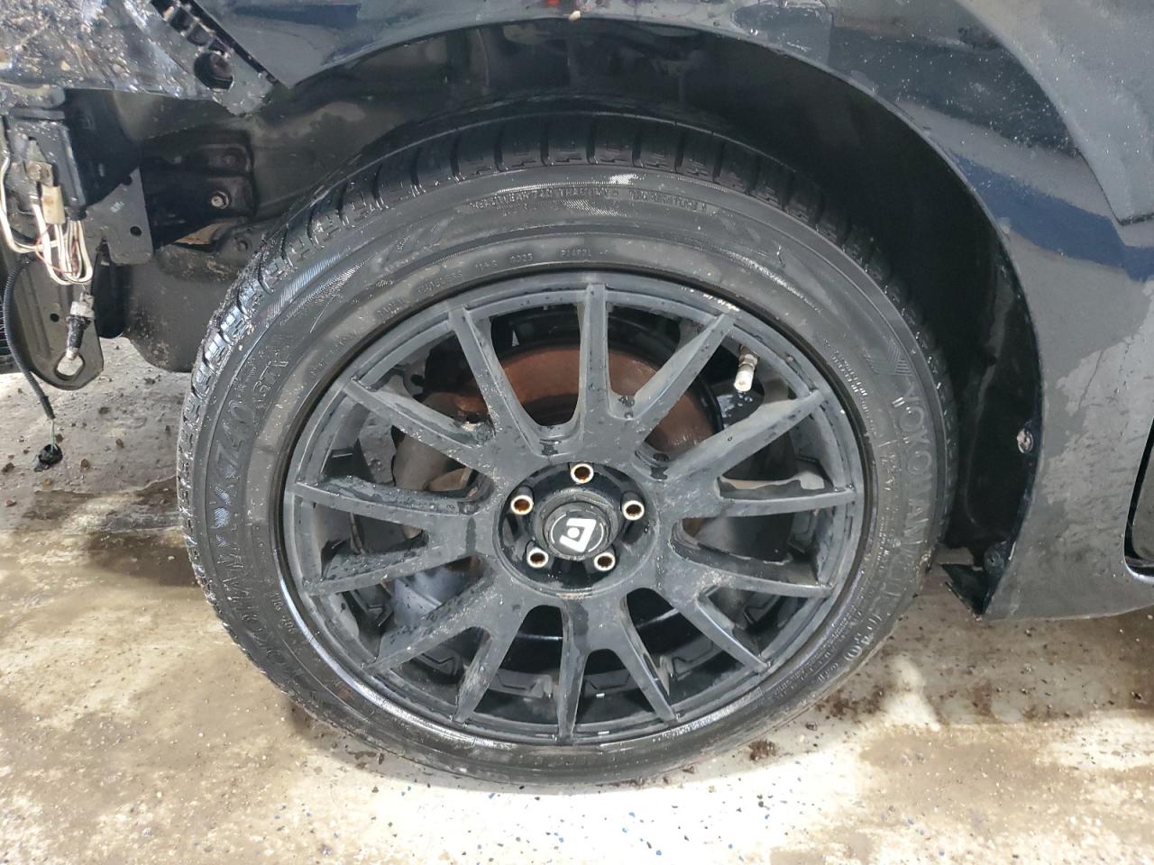 2015 Toyota Corolla L Черный vin: 2T1BURHEXFC447032 Damage: Left Front Wheel, Curb Rash, 2 To 3 Inches