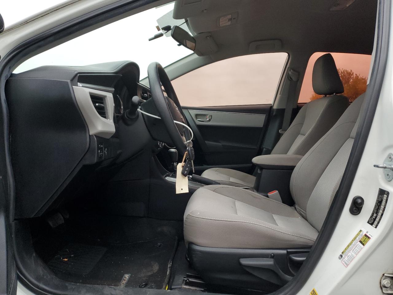 2015 Toyota Corolla L White vin: 2T1BURHEXFC459441