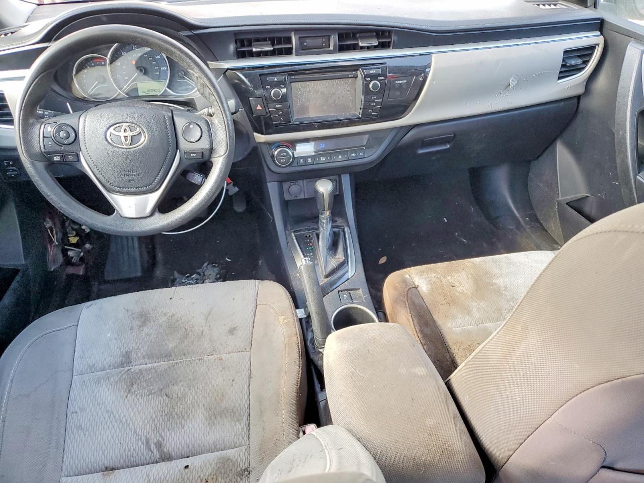 2015 Toyota Corolla Le Red vin: 2T1BURHEXFC468852