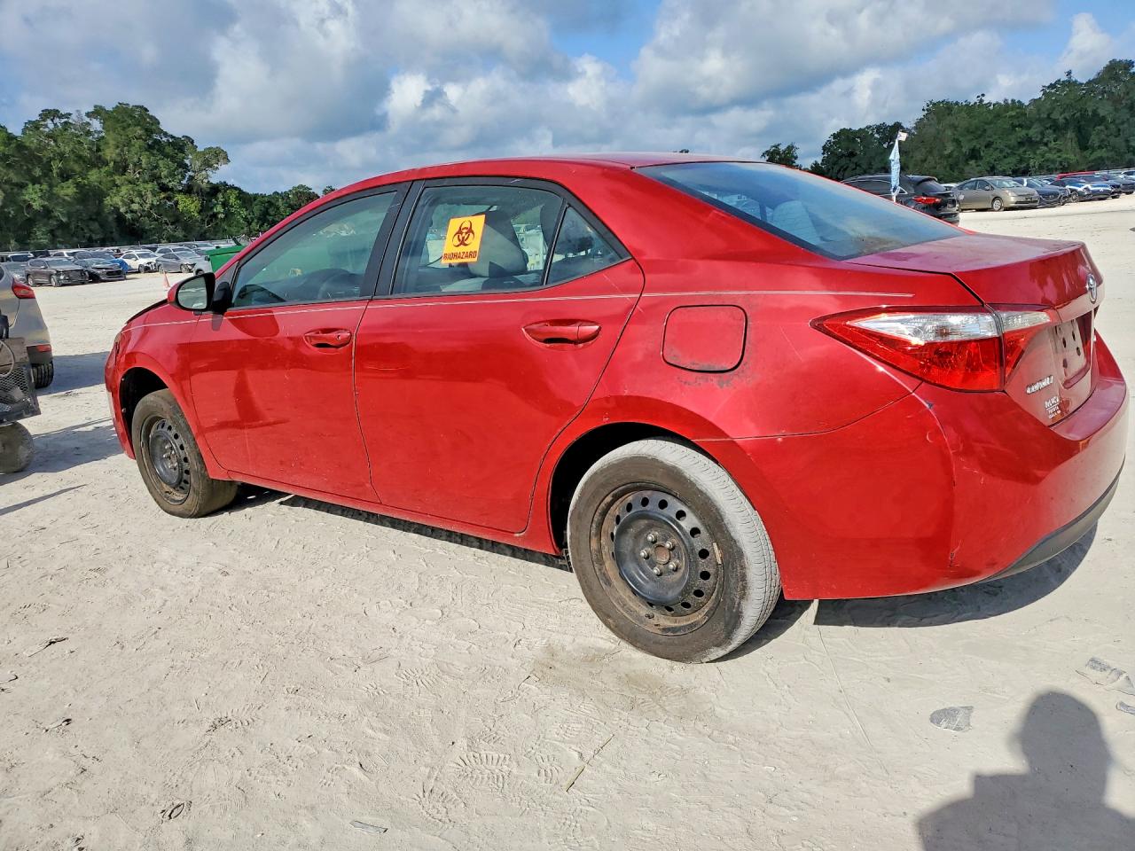 2015 Toyota Corolla Le Red vin: 2T1BURHEXFC468852