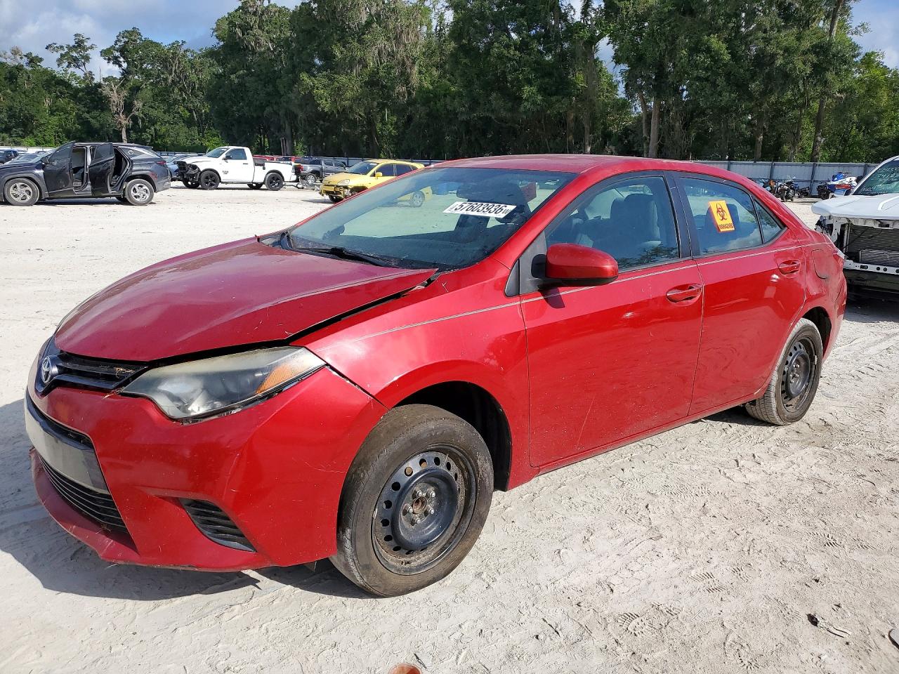 2015 Toyota Corolla Le Red vin: 2T1BURHEXFC468852