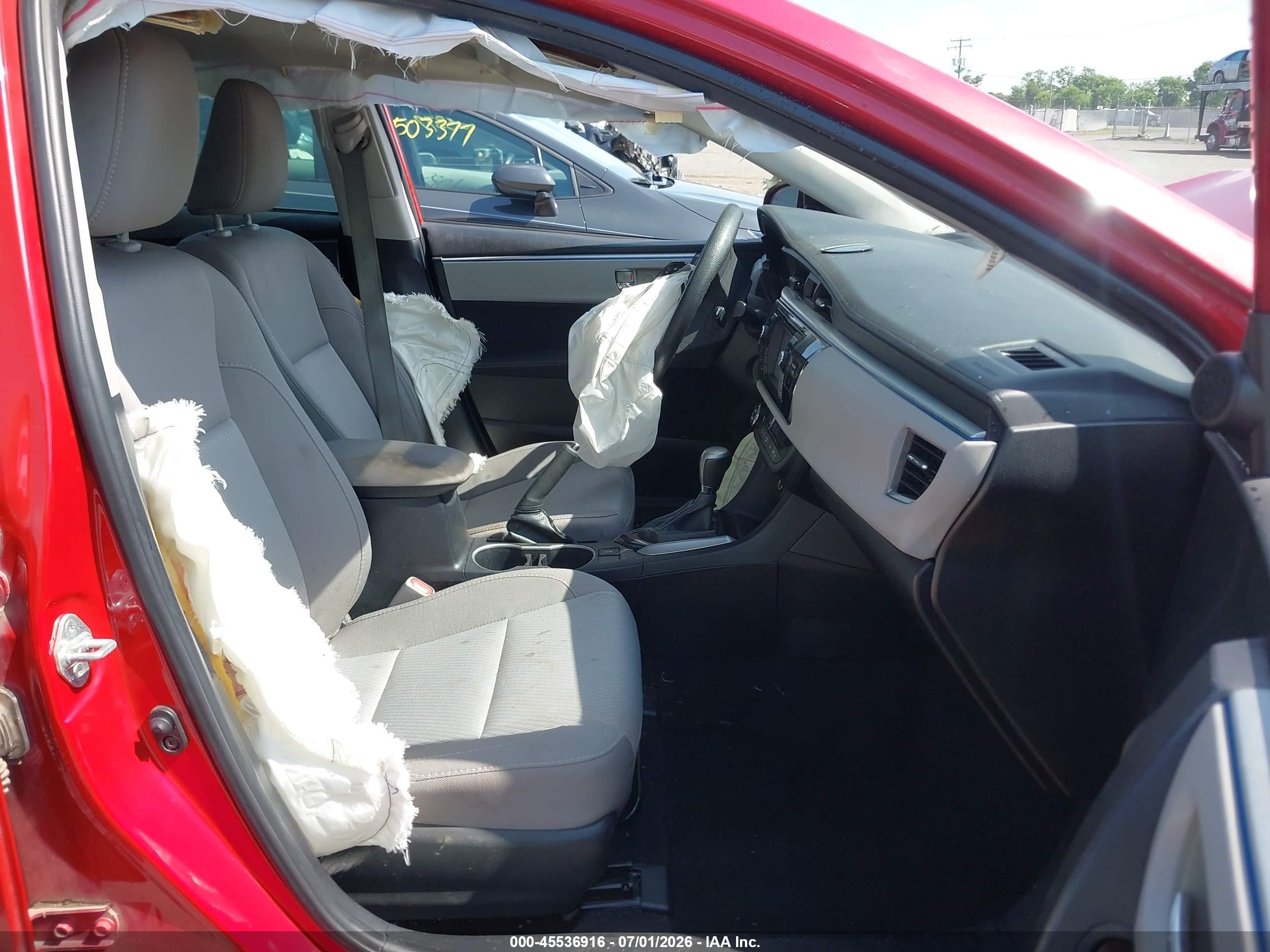 2015 Toyota Corolla Le Red vin: 2T1BURHEXFC469886