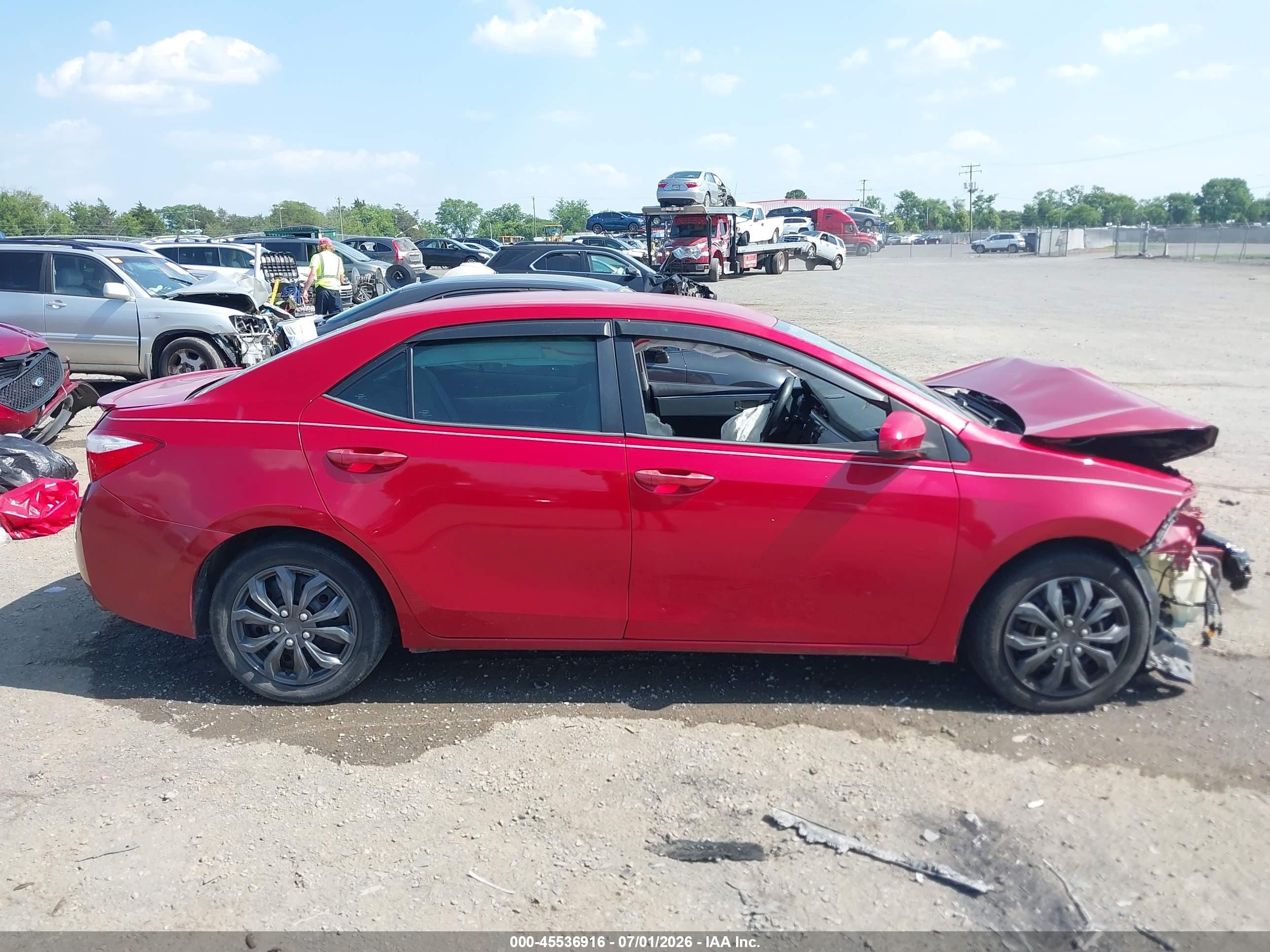 2015 Toyota Corolla Le Red vin: 2T1BURHEXFC469886
