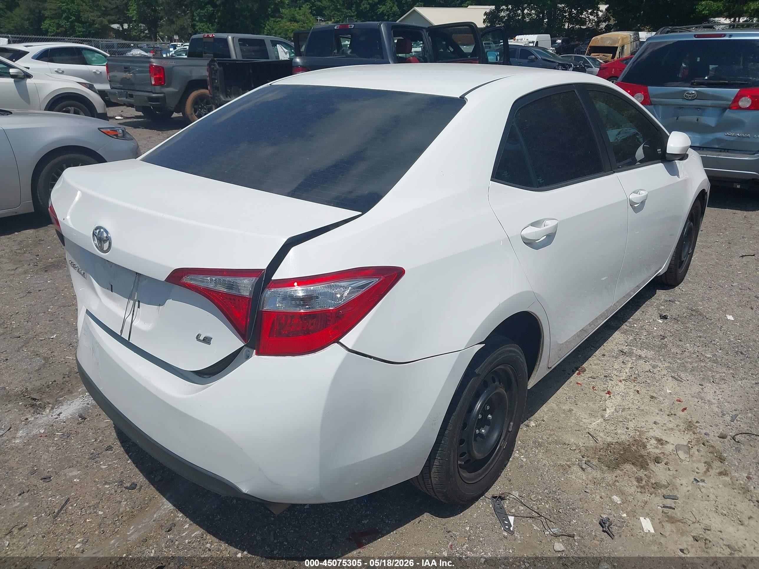 2015 Toyota Corolla Le White vin: 2T1BURHEXFC472240