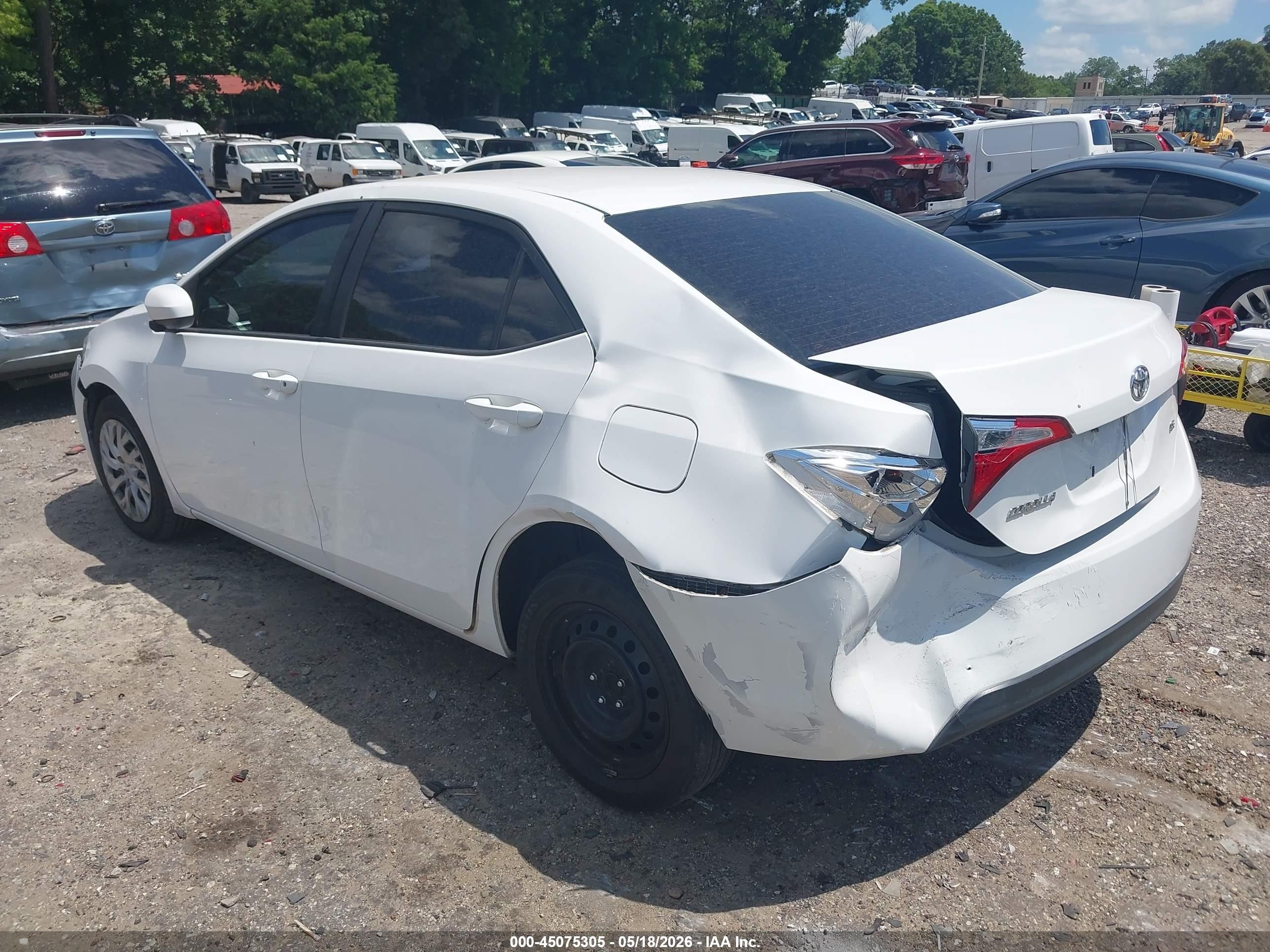 2015 Toyota Corolla Le White vin: 2T1BURHEXFC472240