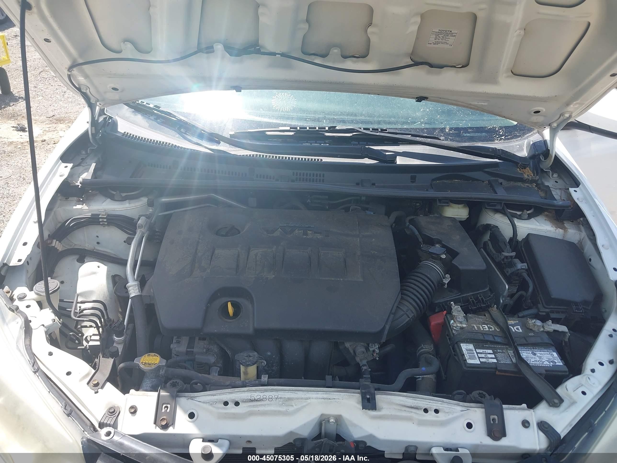 2015 Toyota Corolla Le White vin: 2T1BURHEXFC472240