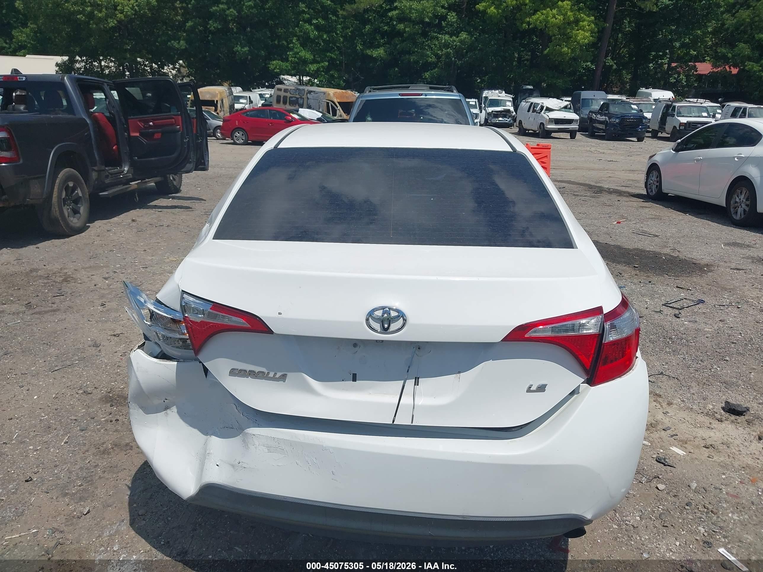 2015 Toyota Corolla Le White vin: 2T1BURHEXFC472240