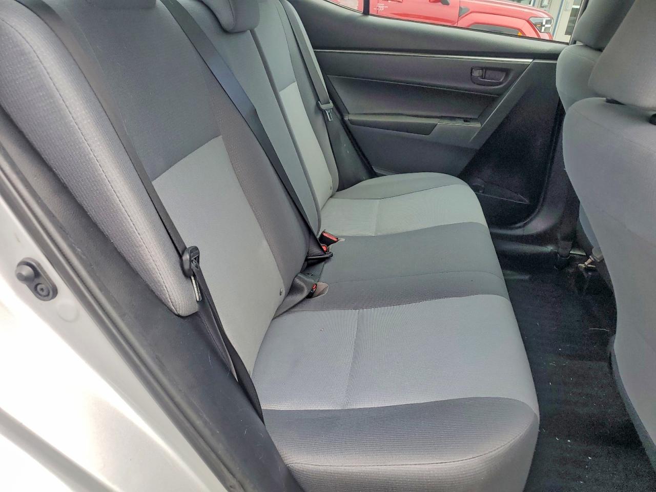 2015 Toyota Corolla L Silver vin: 2T1BURHEXFC475753