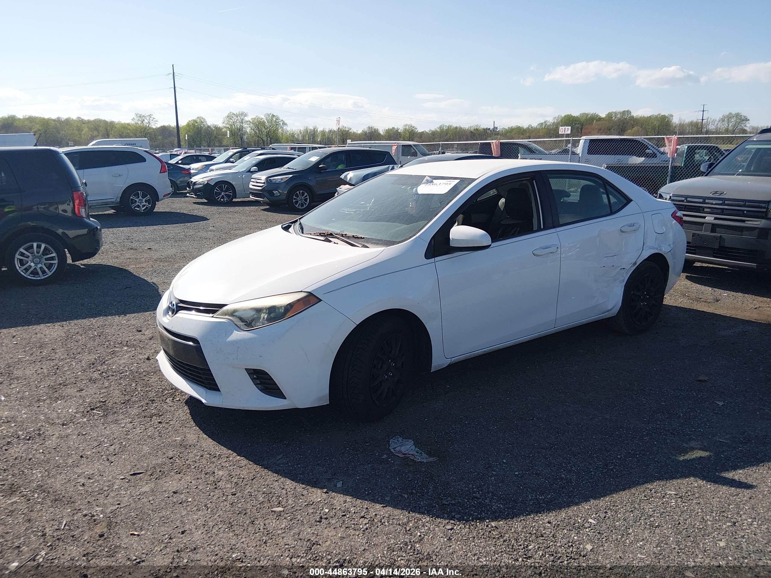 2016 Toyota Corolla Le White vin: 2T1BURHEXGC708306